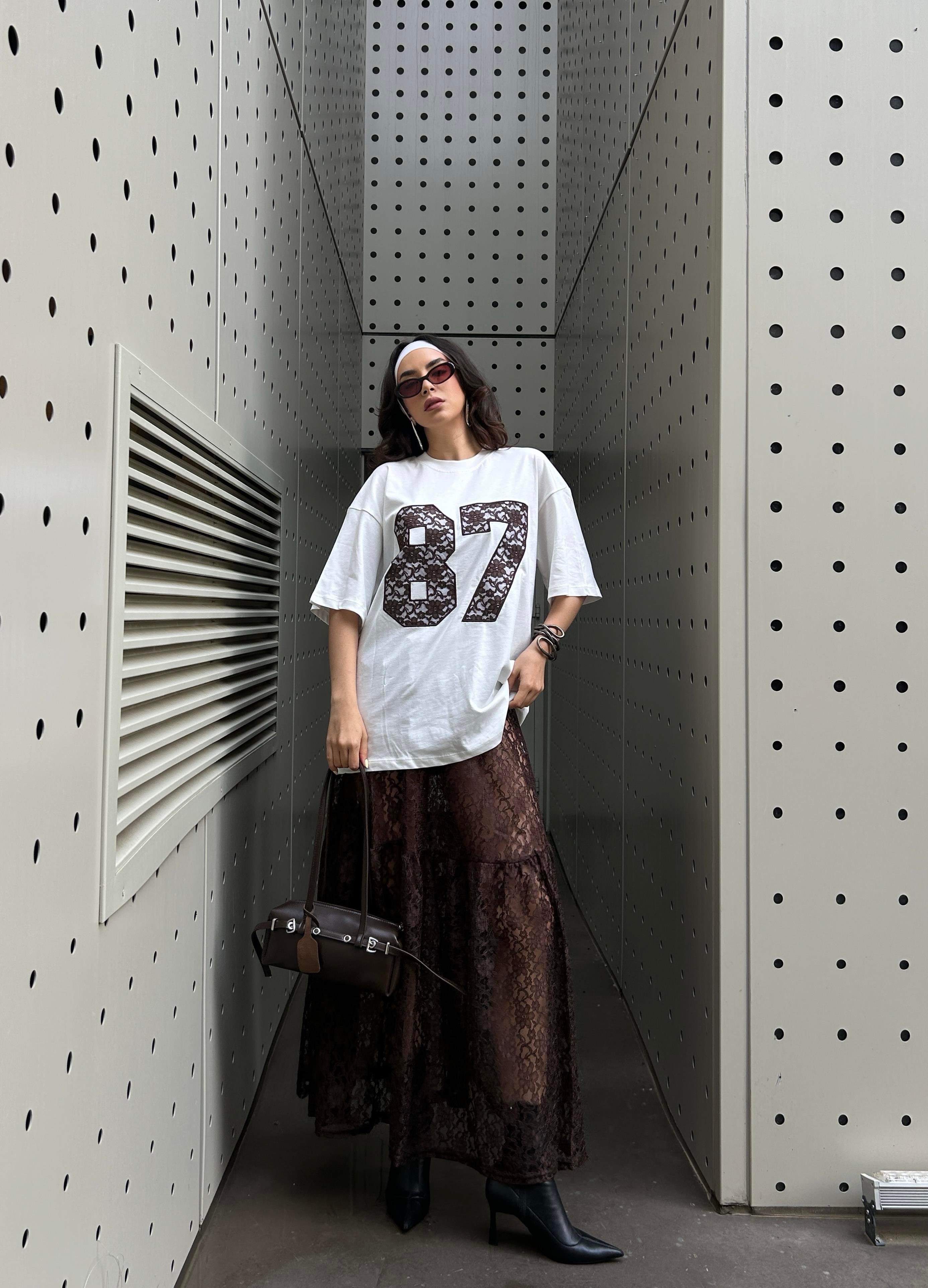 Kadın Kahve Dantel Nakışlı Oversize T-shirt 29055