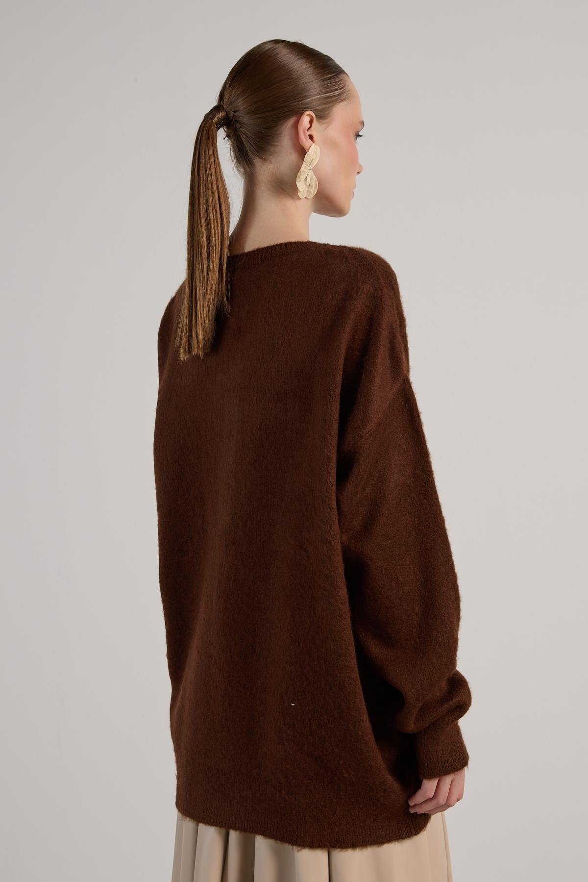Kadın Kahve Düğme Detaylı Oversize Yumoş Kazak 30031