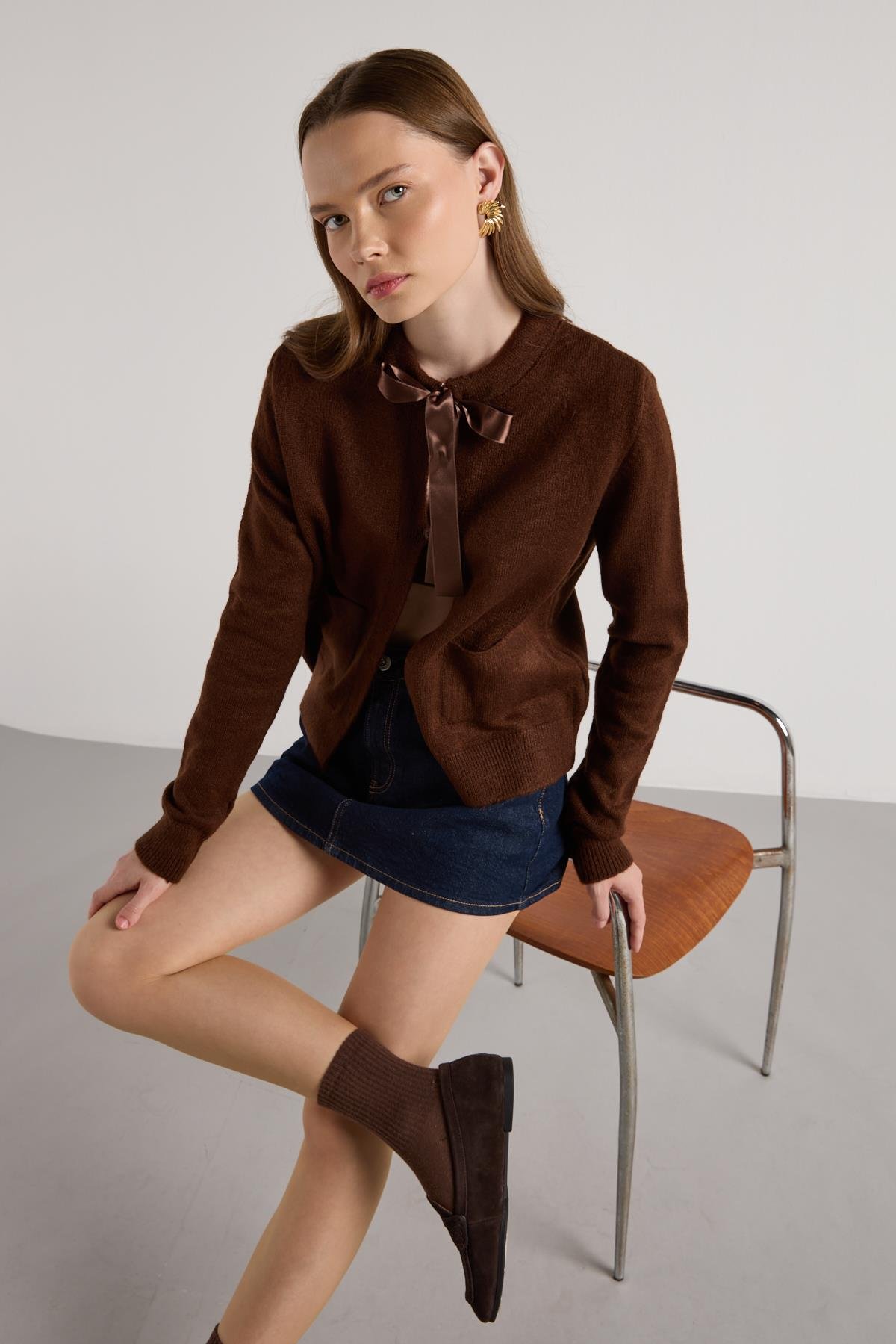 Kadın Kahve Kurdela Detaylı Kısa Tasarım Hırka 30034