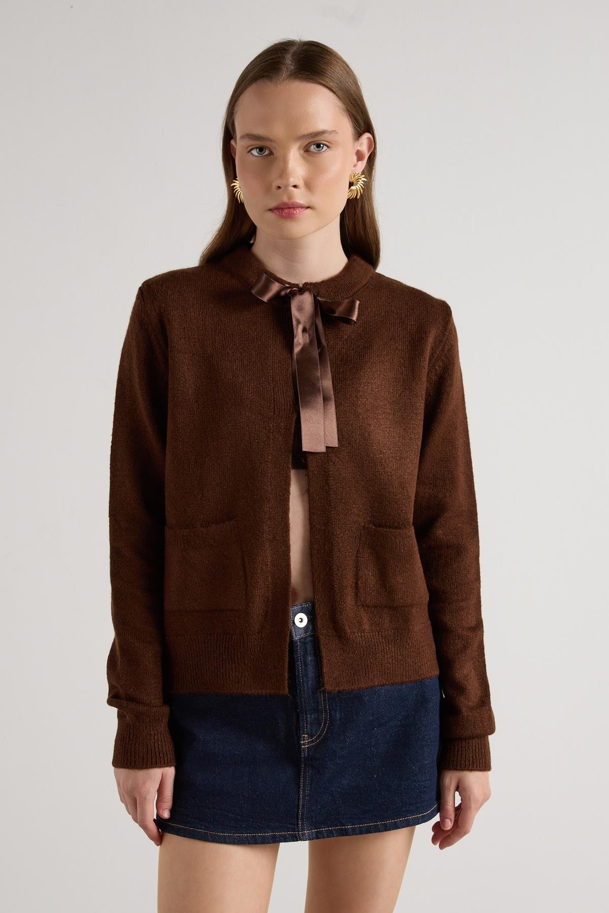 Kadın Kahve Kurdela Detaylı Kısa Tasarım Hırka 30034