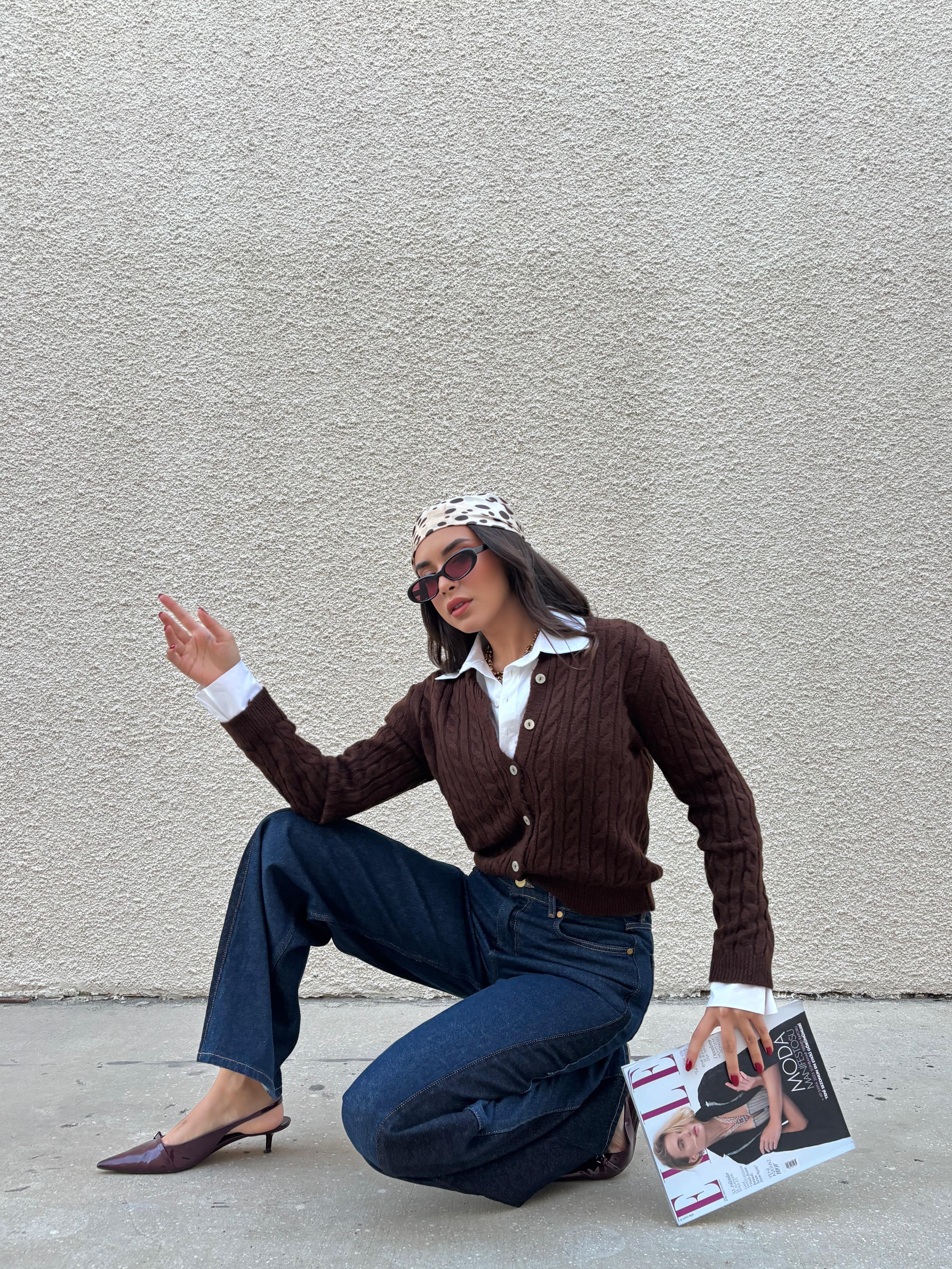 Kadın Kahve Saç Örgü Taş Düğmeli Kısa Hırka 30033