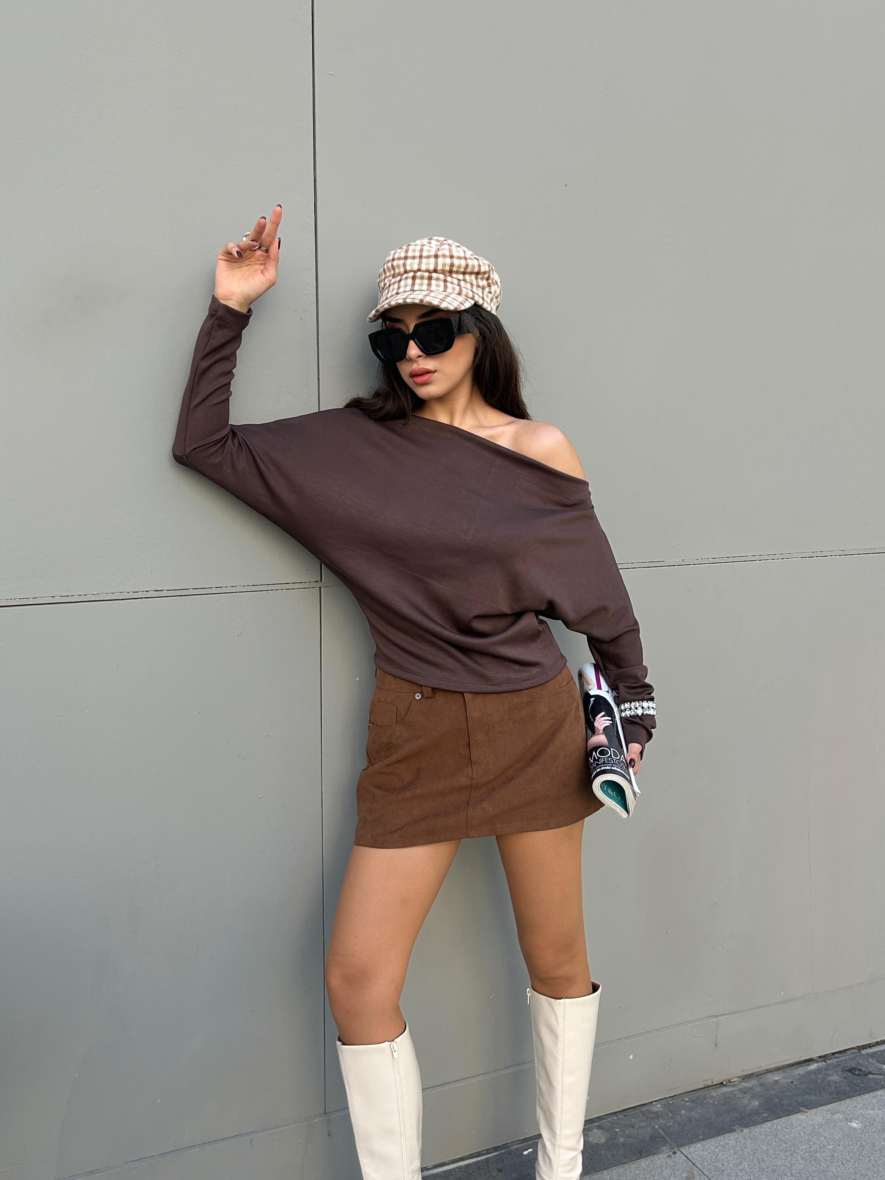 Kadın Kahve Uzun Kollu Omuzu Açık Bluz 30100