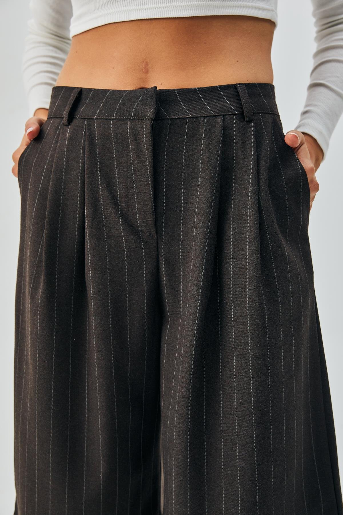 Kadın Kahve Yün Poliviskon Çizgili Bermuda Şort 28237