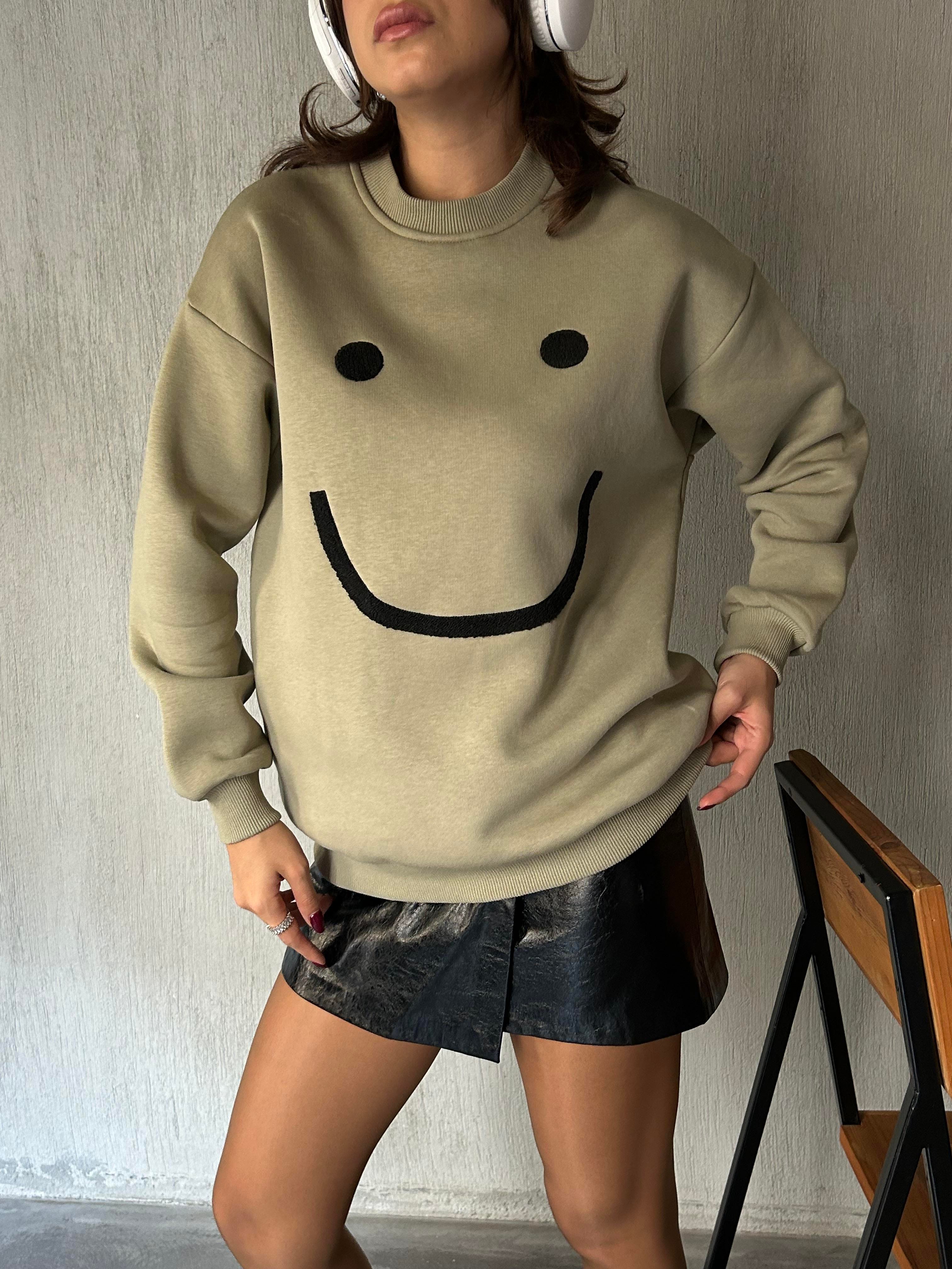 Kadın Küf Yeşili Smile Süzene Nakışlı 3 İplik Şardonlu Geniş Kesim Sweatshirt 28313