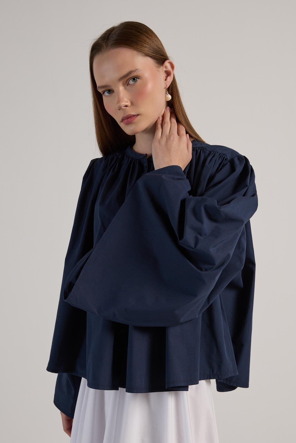 Kadın Lacivert Büzgülü Oversize Tasarım Gömlek 30018