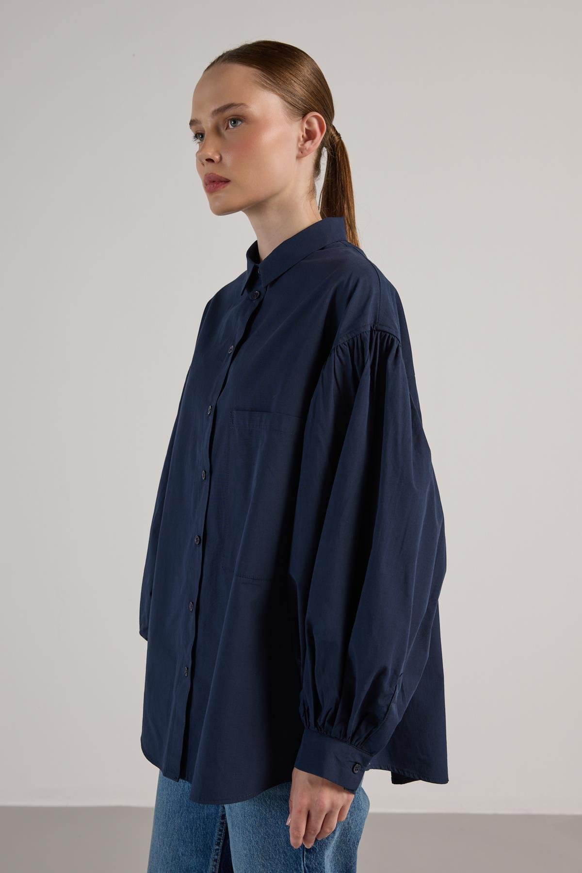 Kadın Lacivert Pileli Cep Detaylı Oversize Gömlek 30062