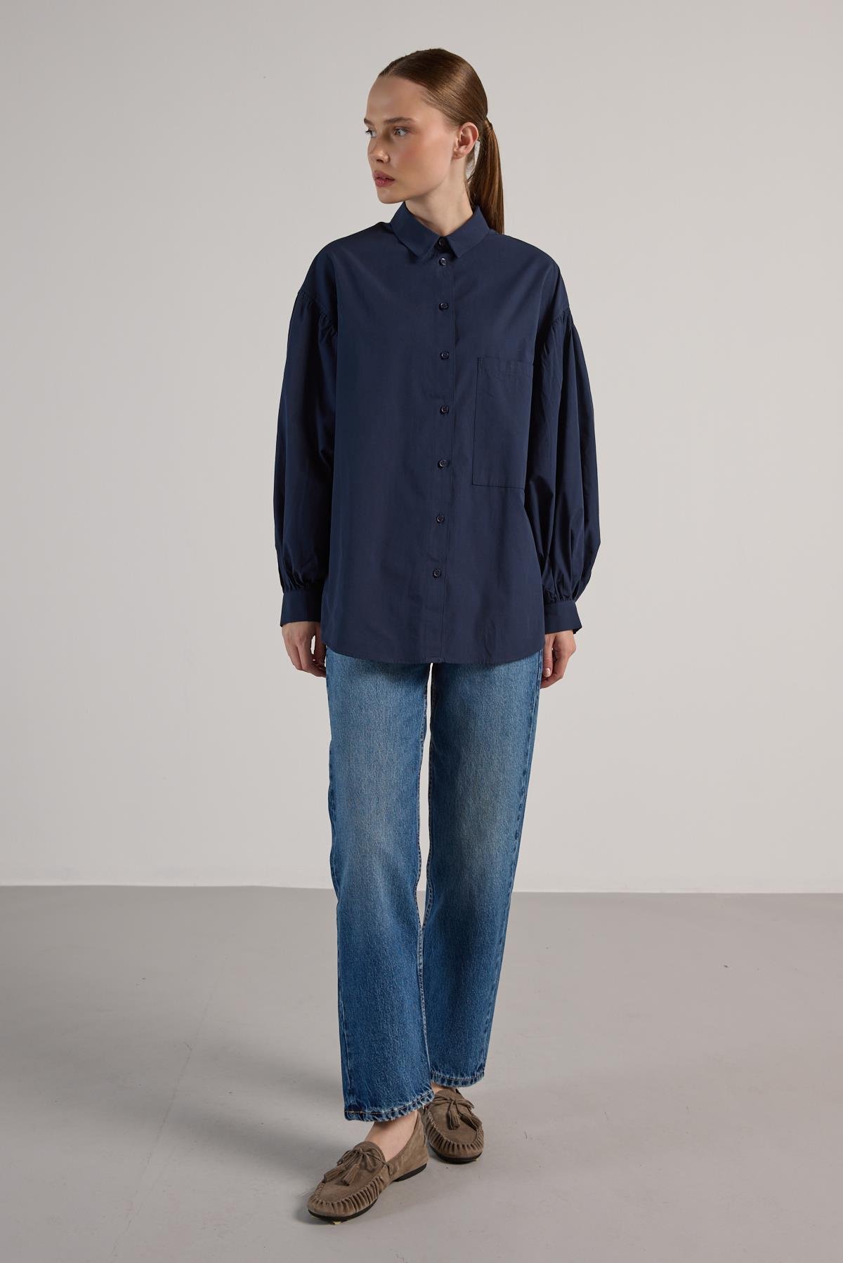 Kadın Lacivert Pileli Cep Detaylı Oversize Gömlek 30062