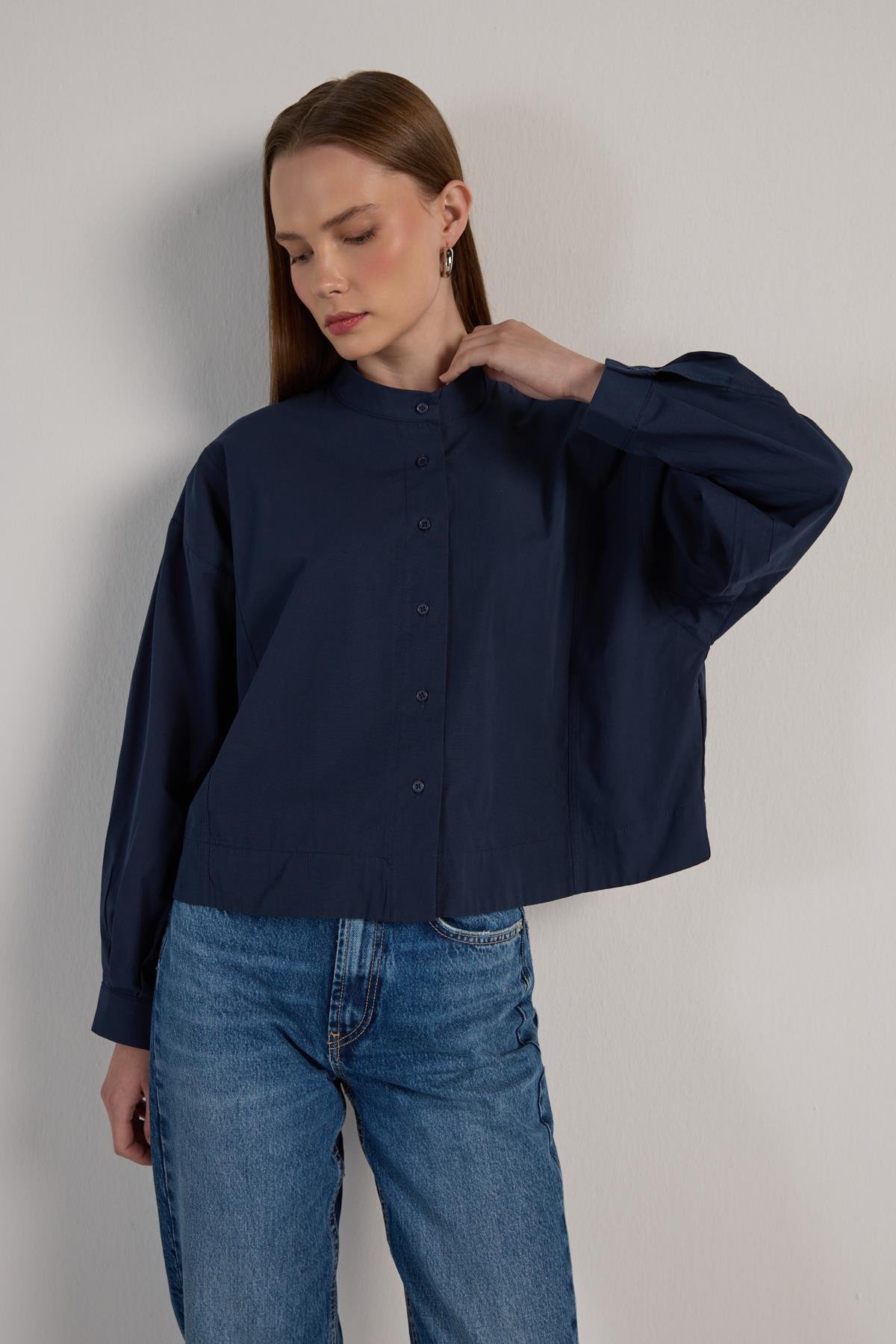 Kadın Lacivert Tasarım Oversize Kısa Gömlek 30019