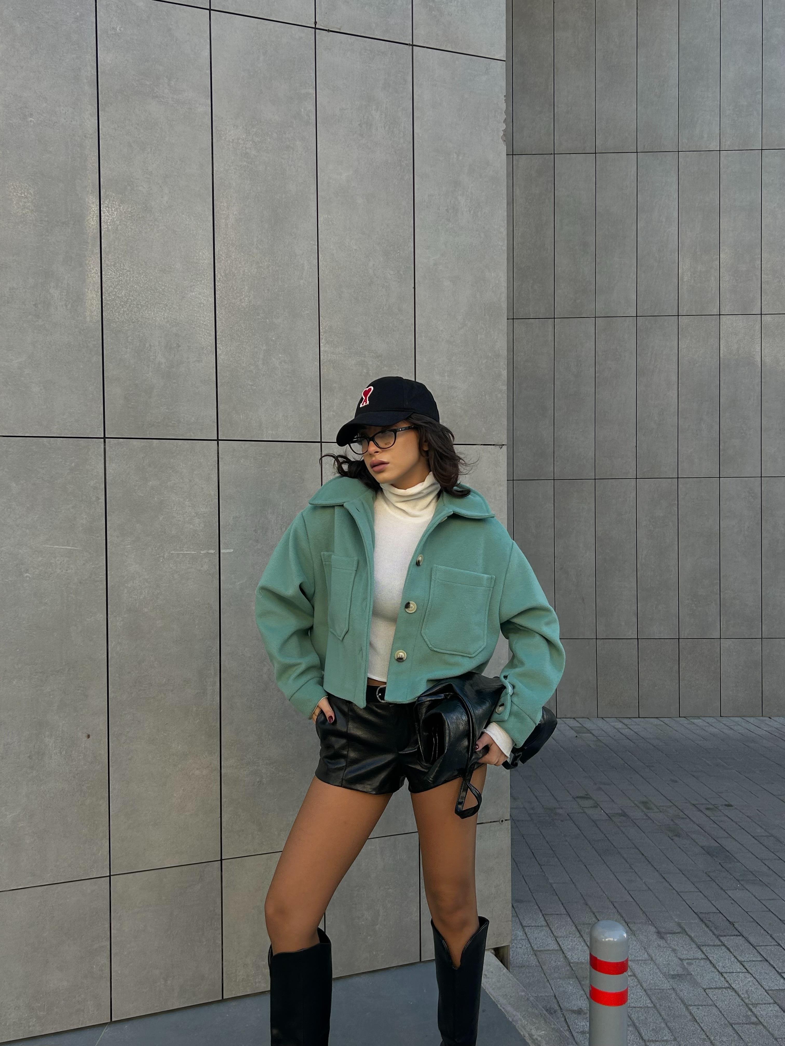 Kadın Mint Astarlı Kısa Oversize Kaşe Kaban 28304