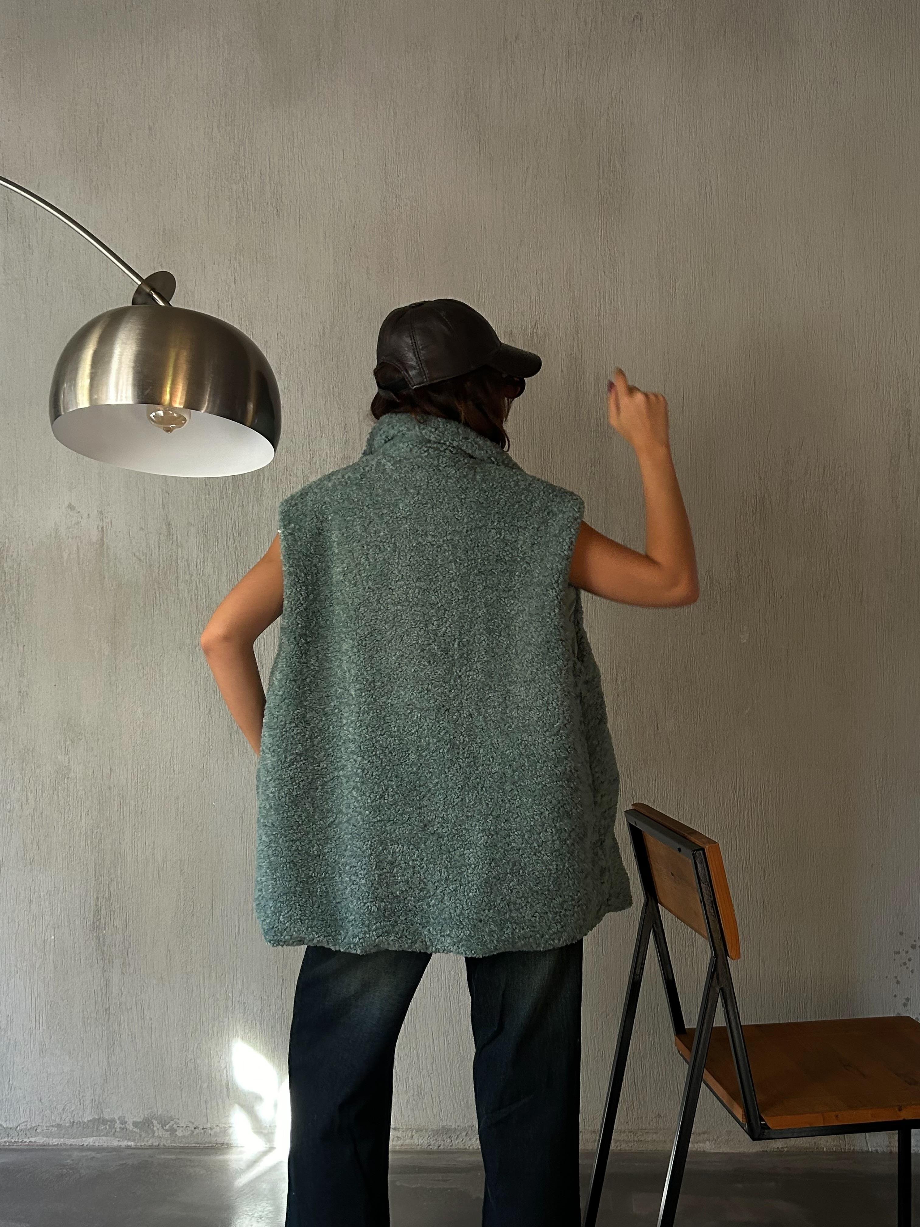 Kadın Mint Yeşili Gizli Çıtçıt Detaylı Astarlı Peluş Yelek 28267