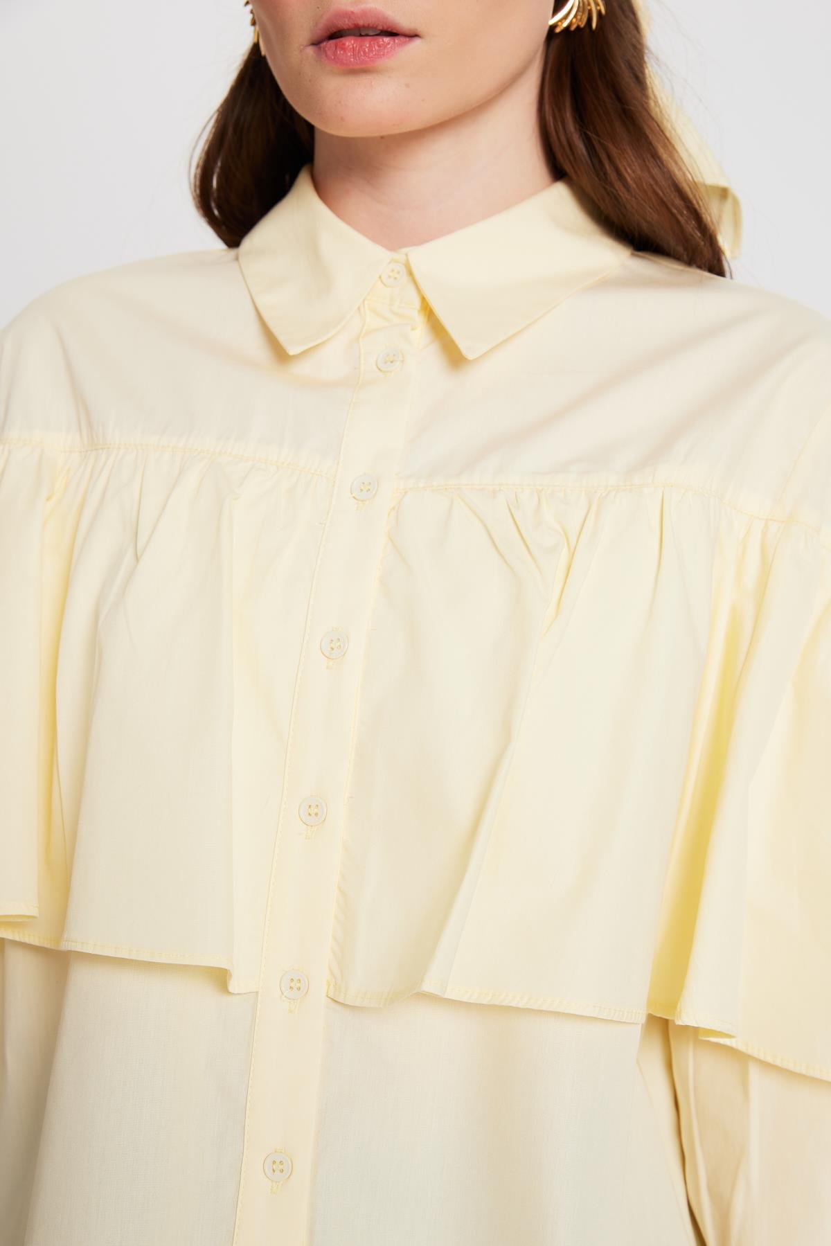 Kadın Sarı Fırfırlı Pamuk Kumaş Geniş Kesim Gömlek 29136