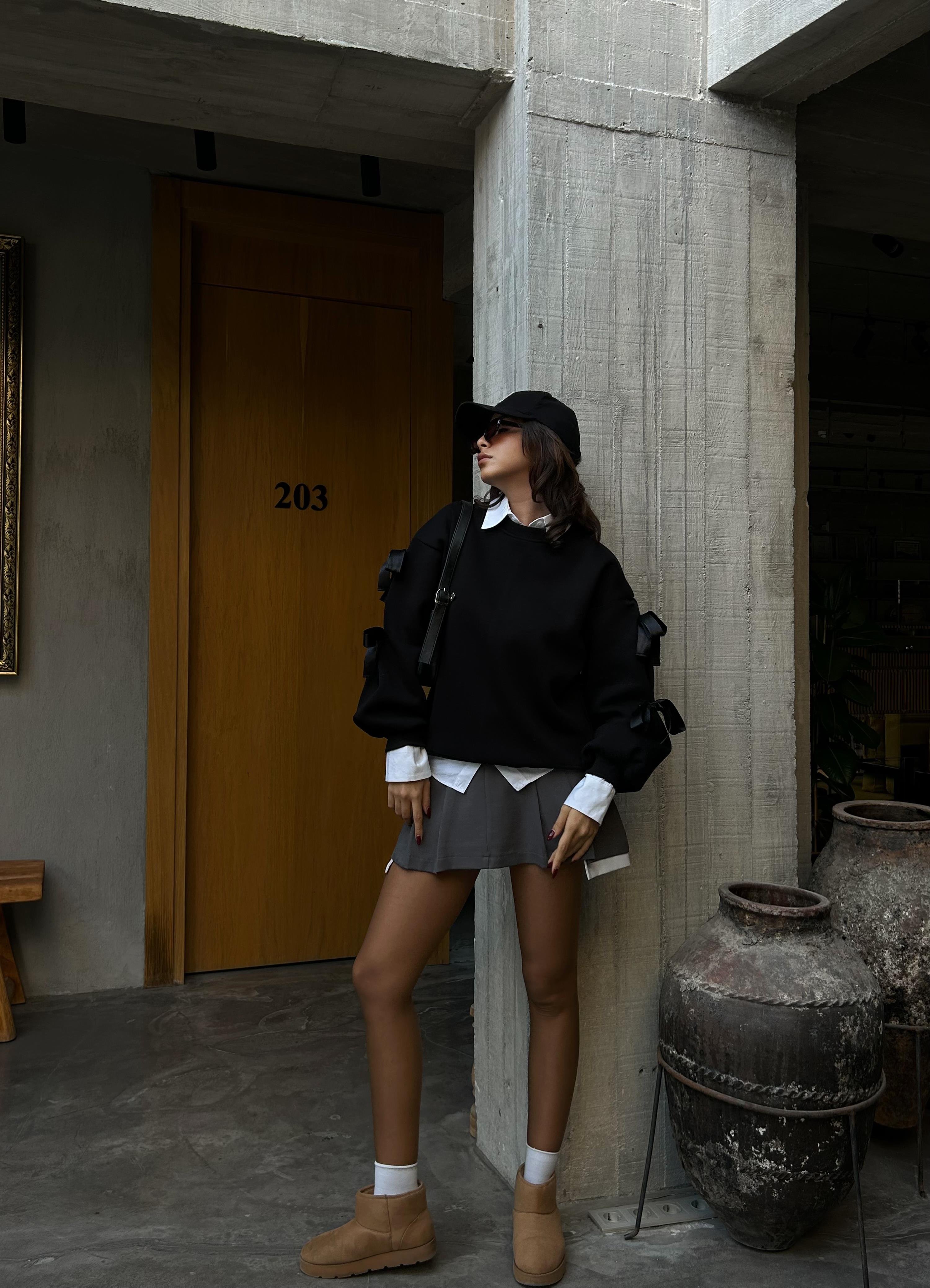 Kadın Siyah 3 İplik Şardonlu Geniş Kesim Kurdele Detaylı Sweatshirt 28318