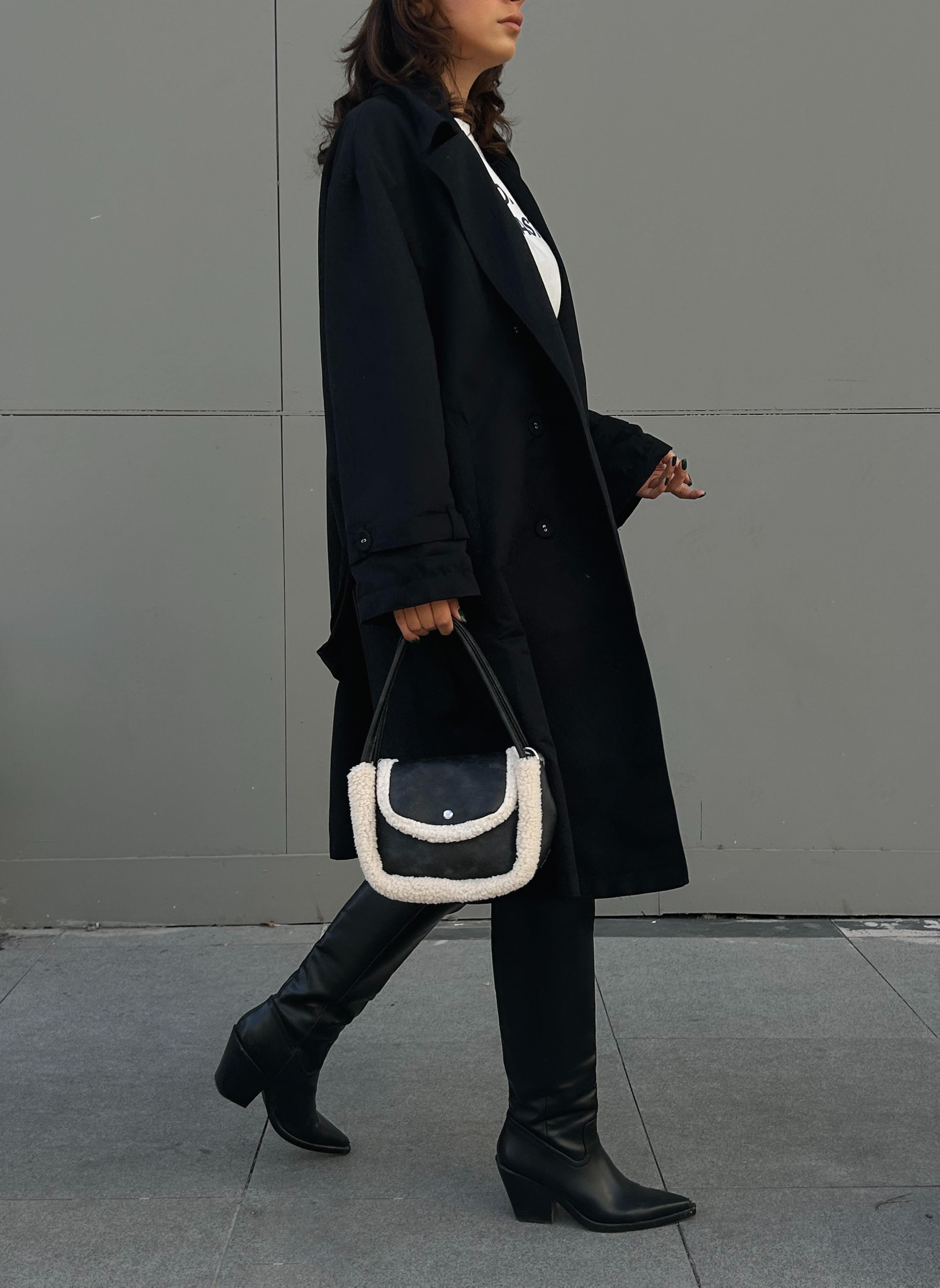 Kadın Siyah Astarı Çizgi Desenli Oversize Trençkot 28119