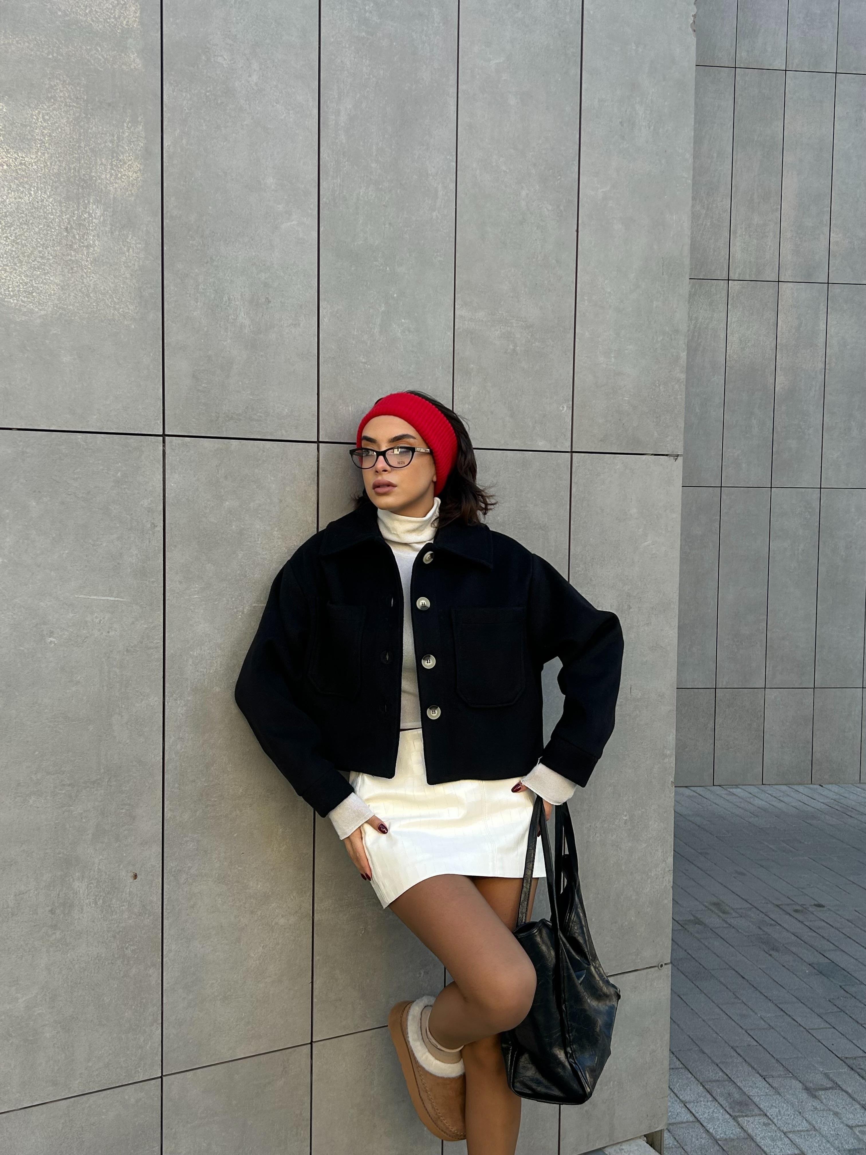 Kadın Siyah Astarlı Kısa Oversize Kaşe Kaban 28304