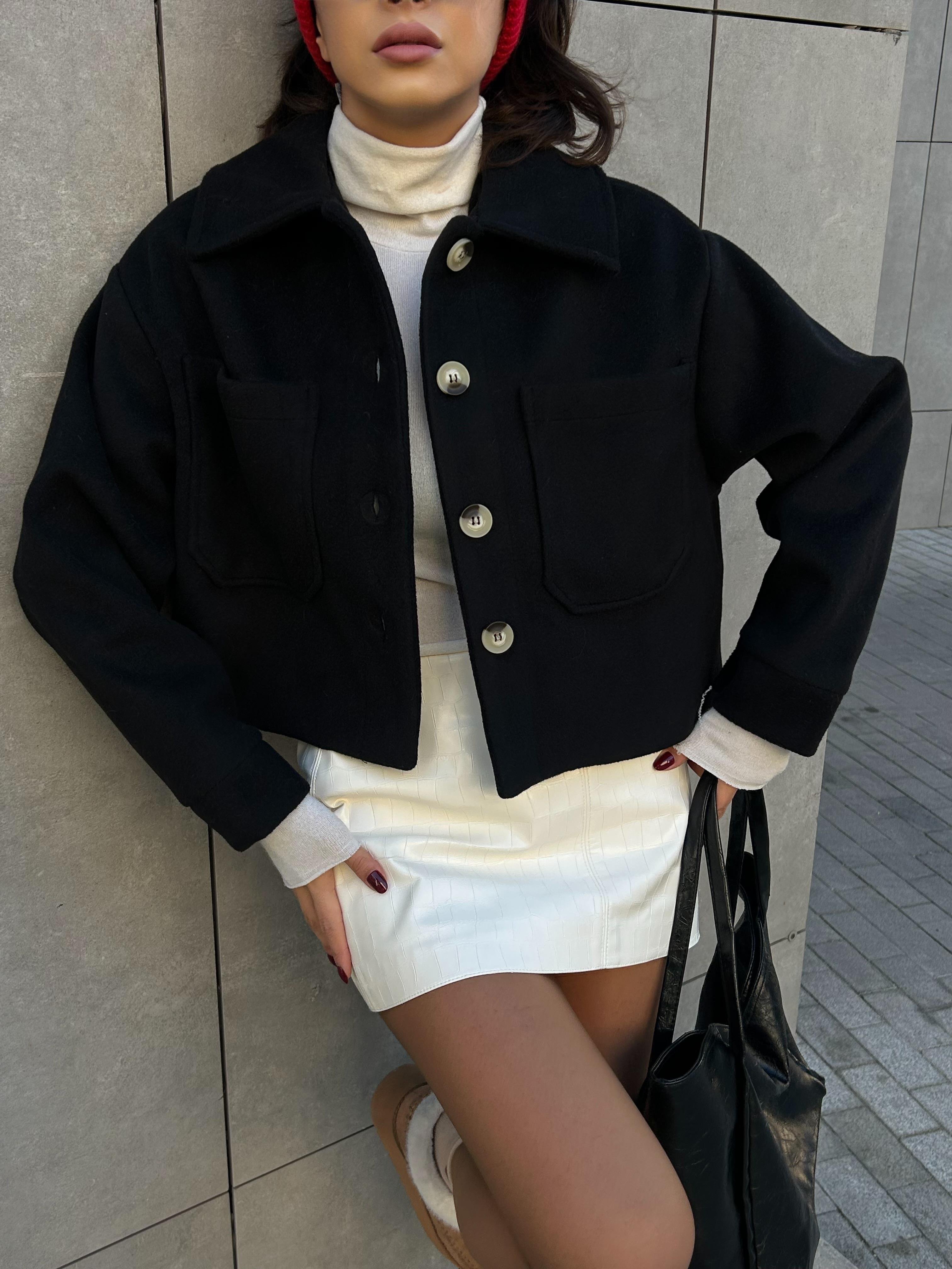 Kadın Siyah Astarlı Kısa Oversize Kaşe Kaban 28304