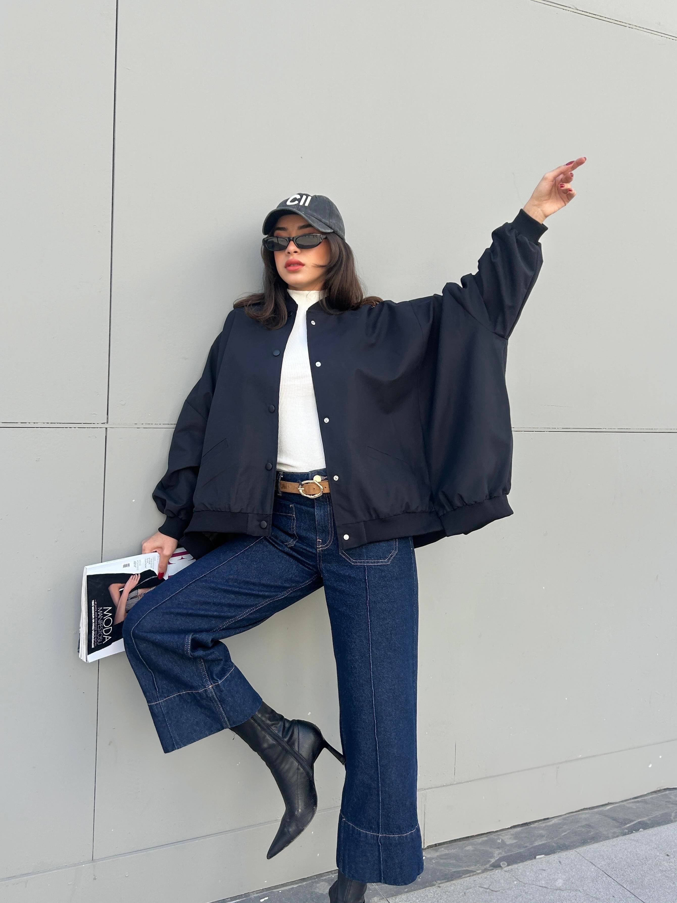 Kadın Siyah Astarlı Oversize Tasarım Trençkot 30050