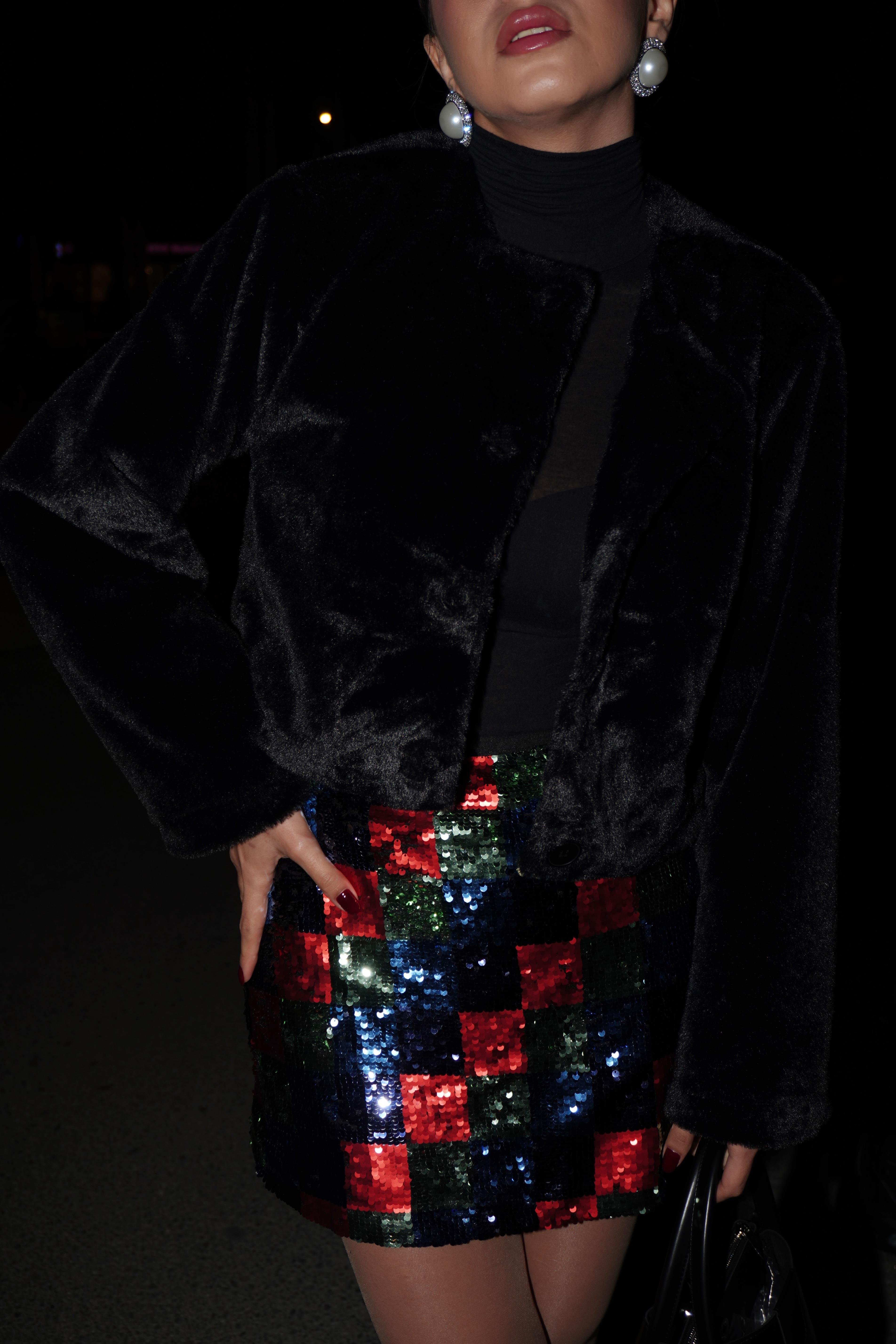 Kadın Siyah Astarlı Yakasız Kısa Kürk Kaban 28363