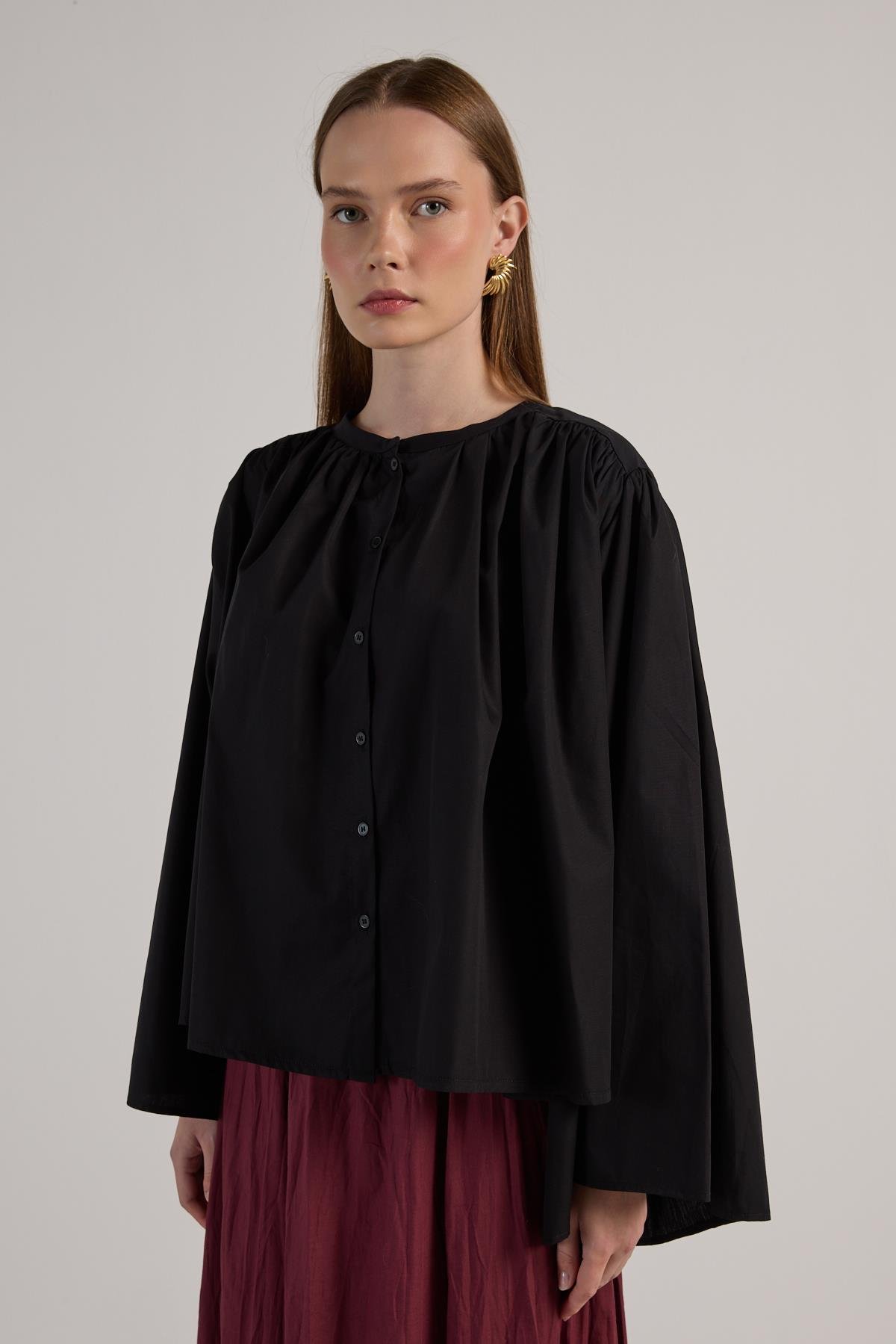 Kadın Siyah Büzgülü Oversize Tasarım Gömlek 30018