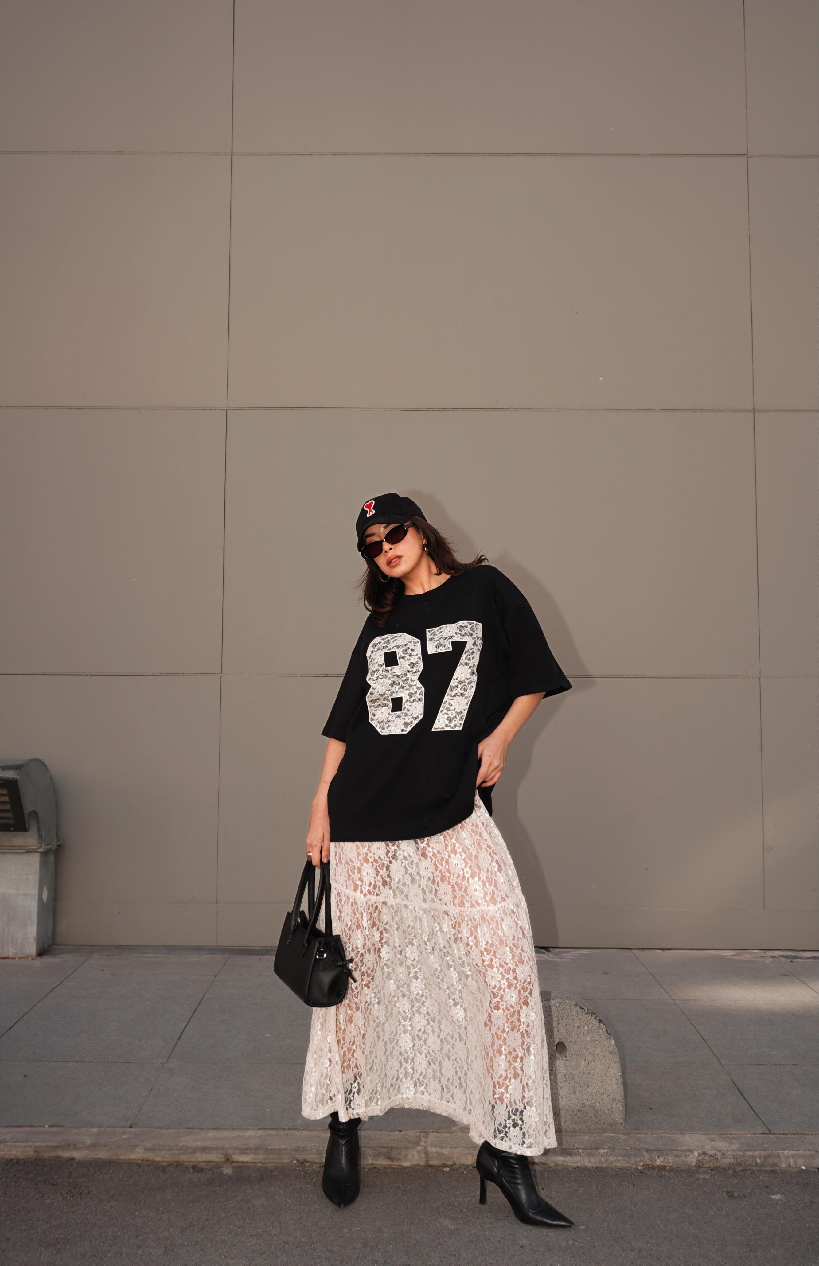 Kadın Siyah Dantel Nakışlı T-shirt 29055