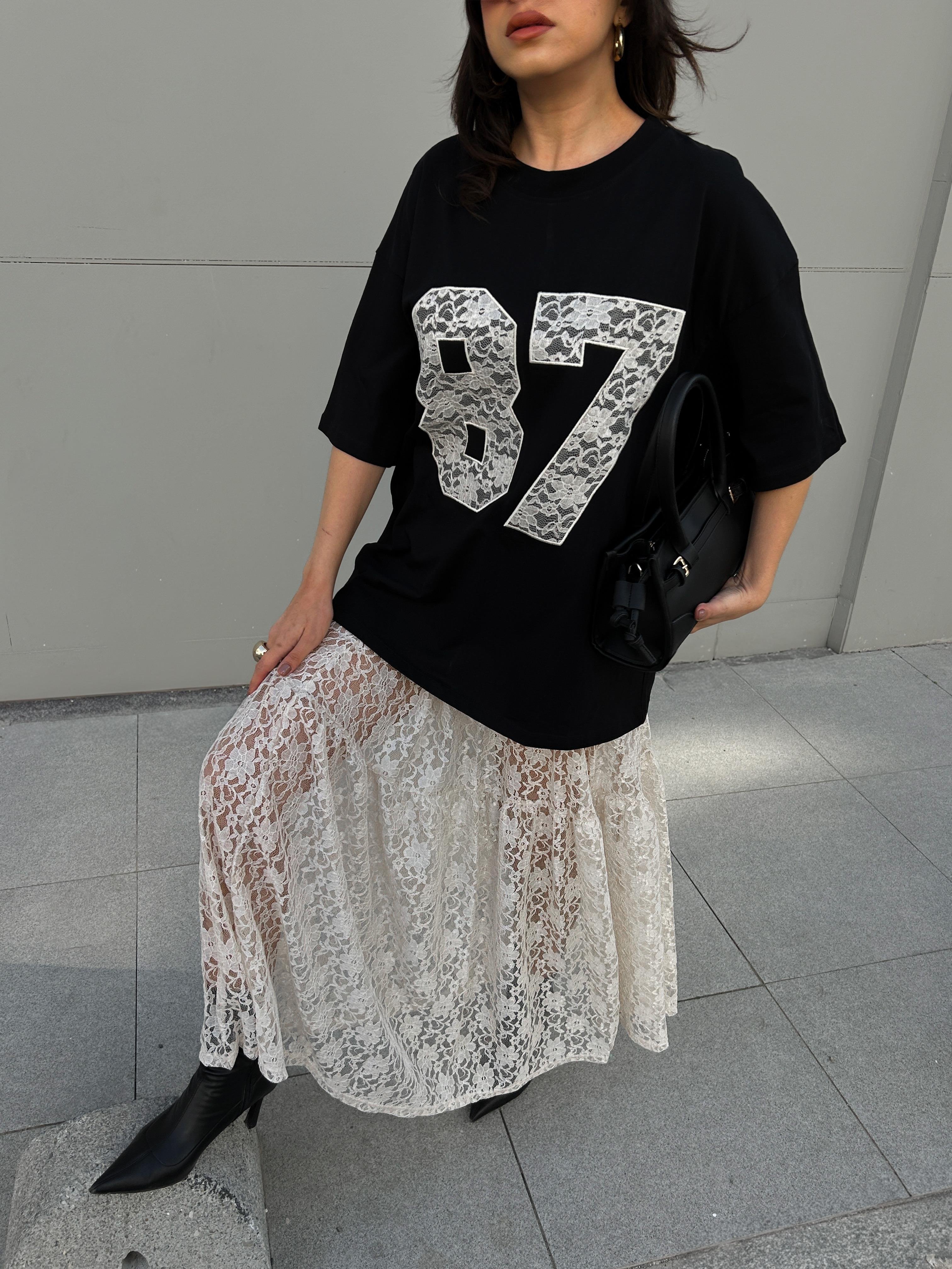 Kadın Siyah Dantel Nakışlı T-shirt 29055