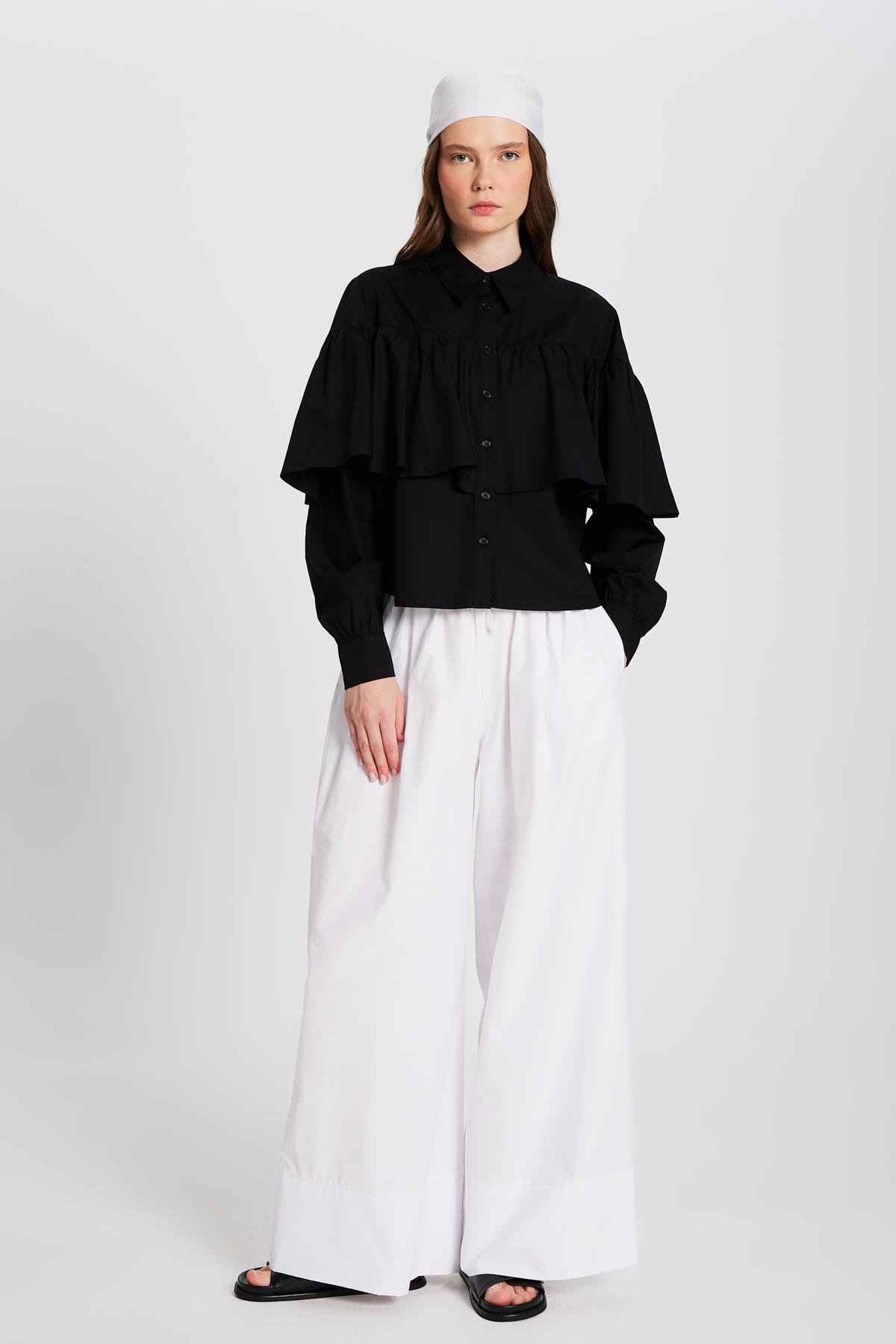 Kadın Siyah Fırfırlı Pamuk Kumaş Geniş Kesim Gömlek 29136