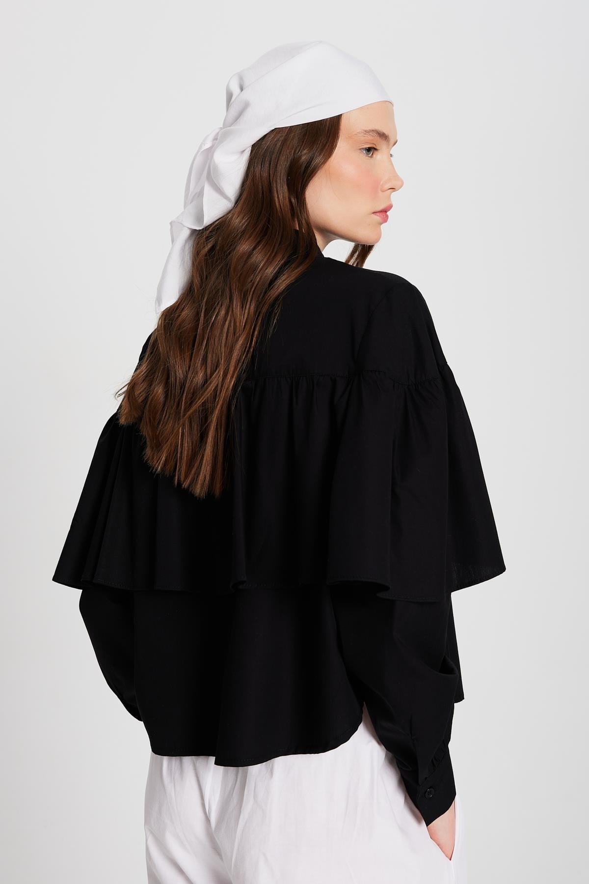 Kadın Siyah Fırfırlı Pamuk Kumaş Geniş Kesim Gömlek 29136