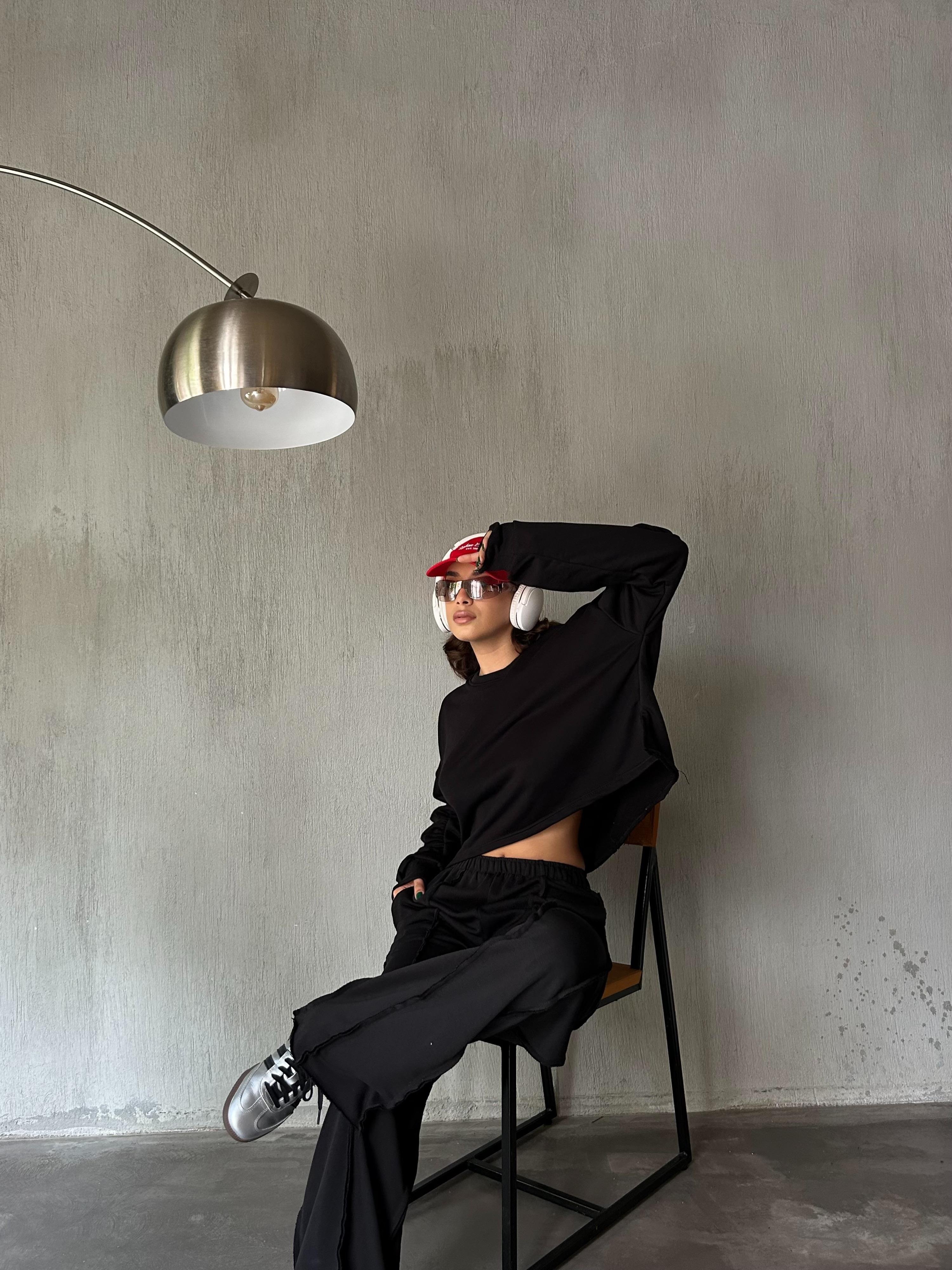 Kadın Siyah Kolları Büzgülü Pis Dikişli Şardonsuz Sweatshirt 28062