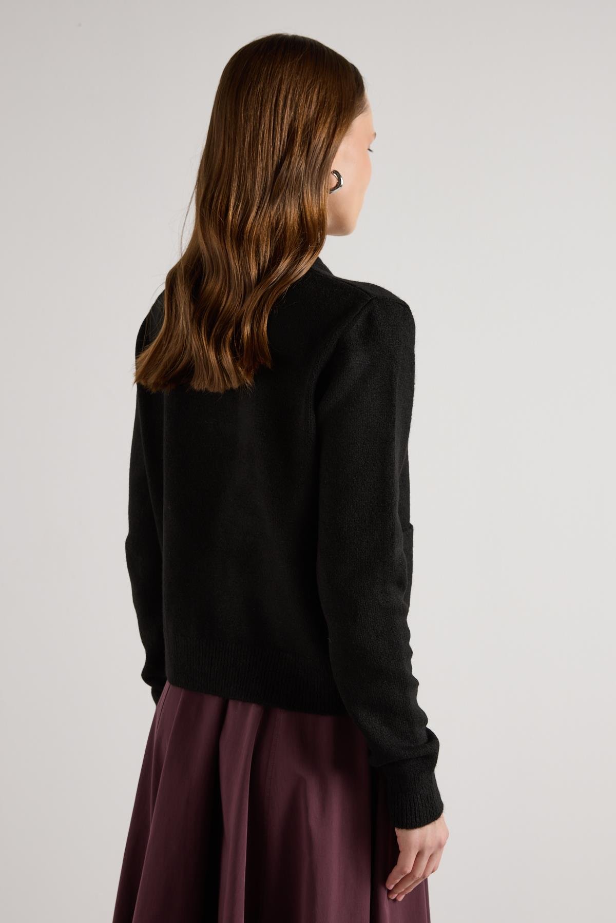 Kadın Siyah Kurdela Detaylı Kısa Tasarım Hırka 30034