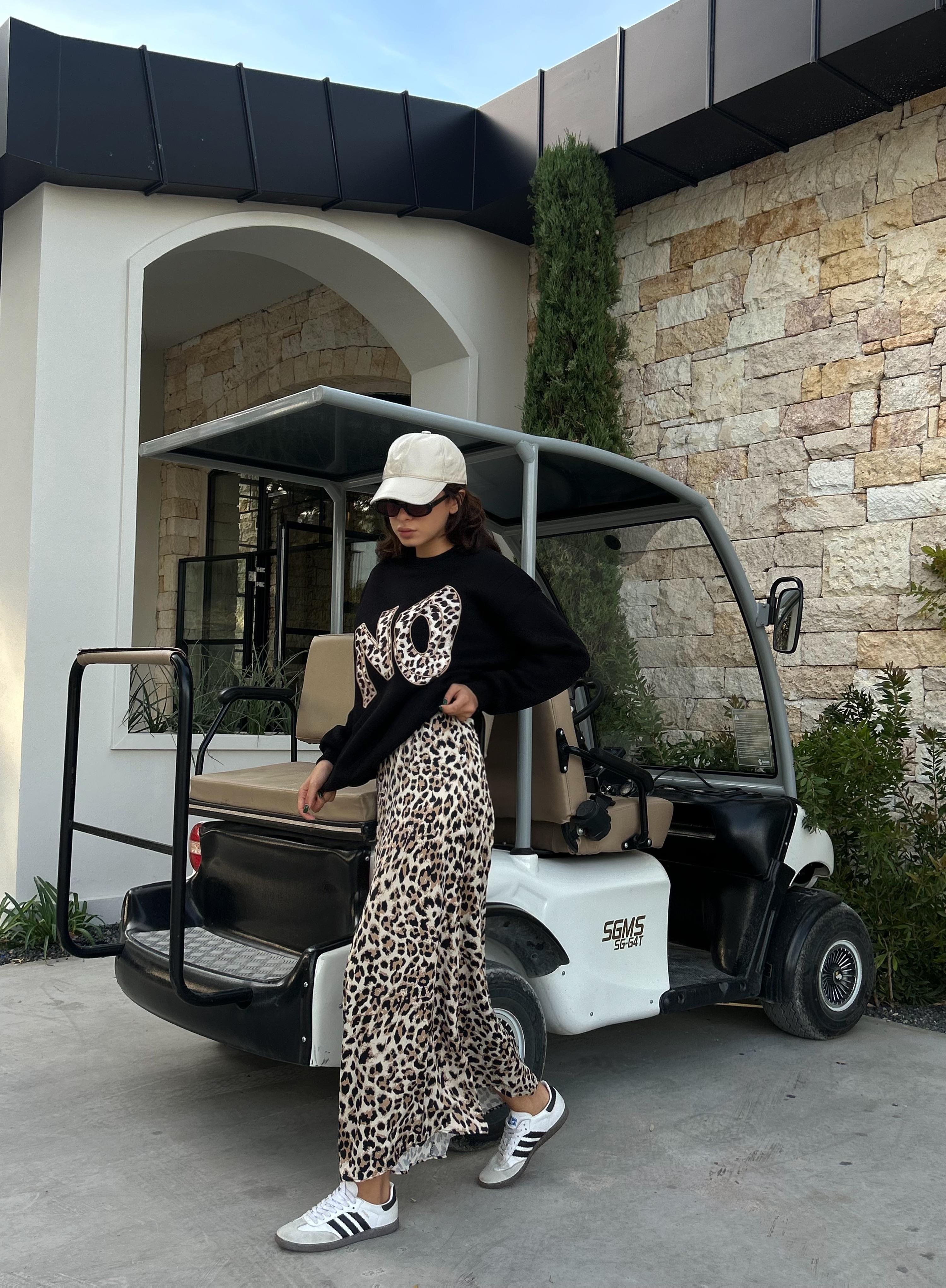 Kadın Siyah Leopar Nakışlı Şardonlu 3 İplik Pamuk Sweatshirt 28049