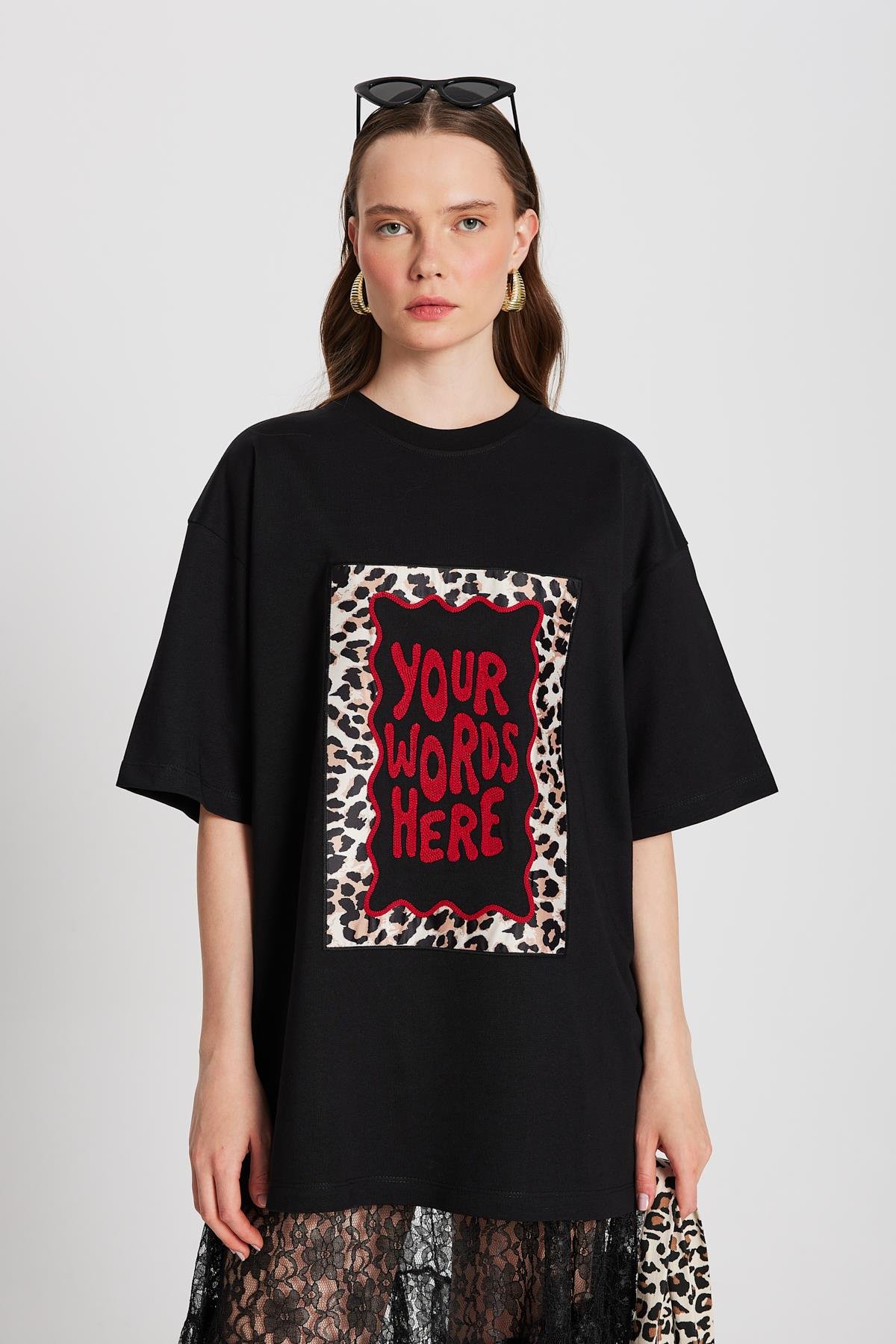 Kadın Siyah Oversize Nakışlı T-shirt 29160
