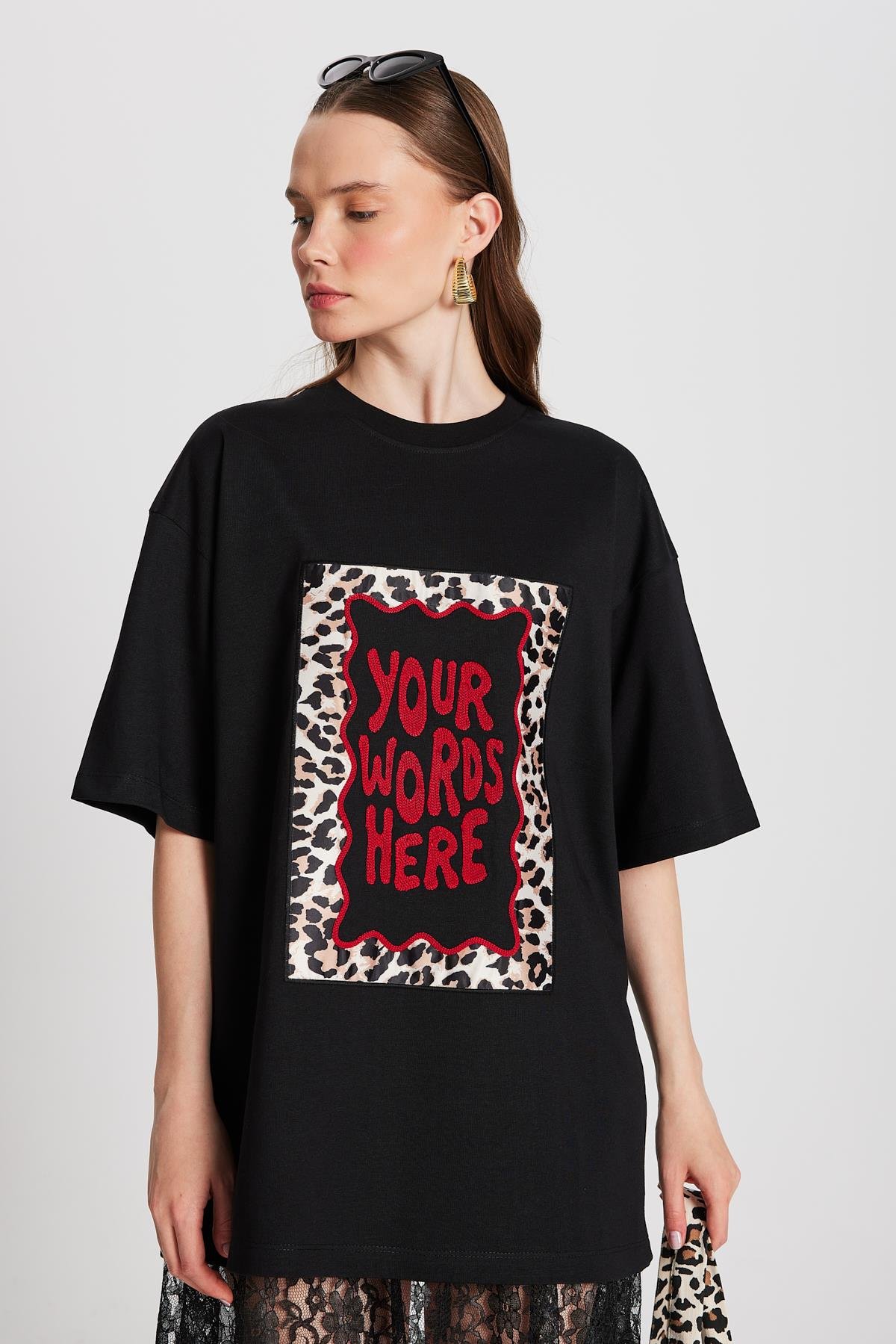 Kadın Siyah Oversize Nakışlı T-shirt 29160