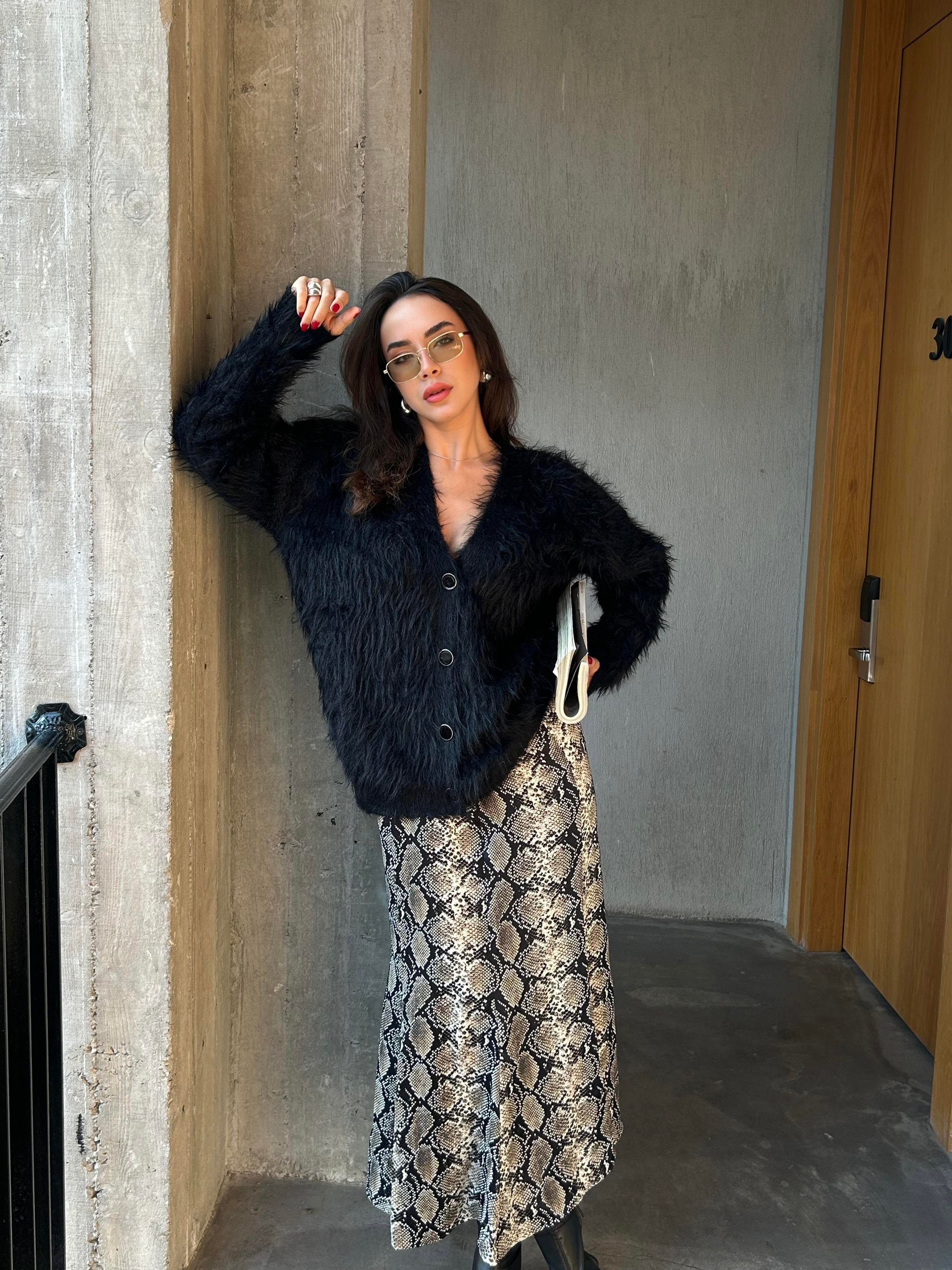 Kadın Siyah Peluş Oversize Triko Hırka 91