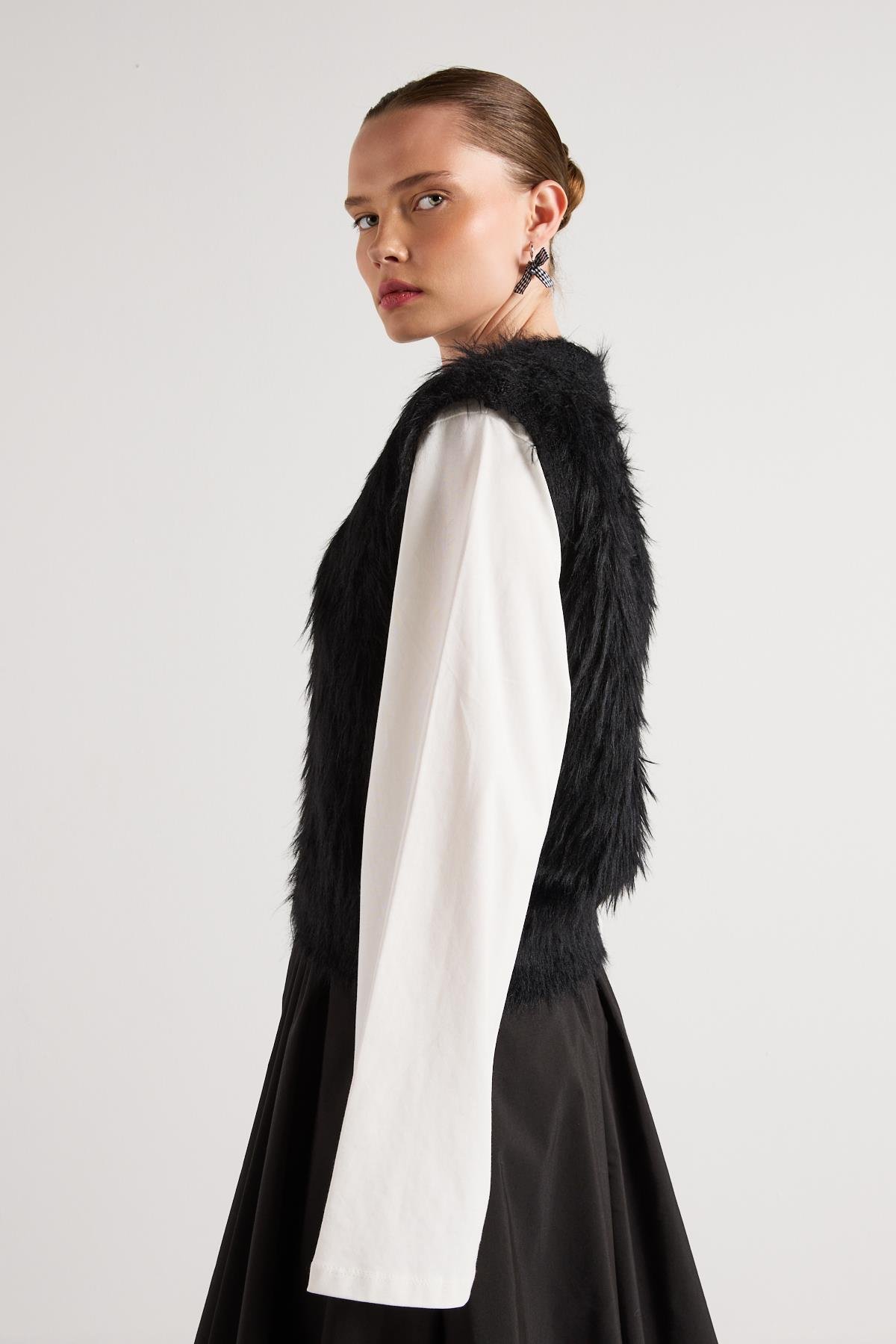 Kadın Siyah Peluş Triko Yelek 92