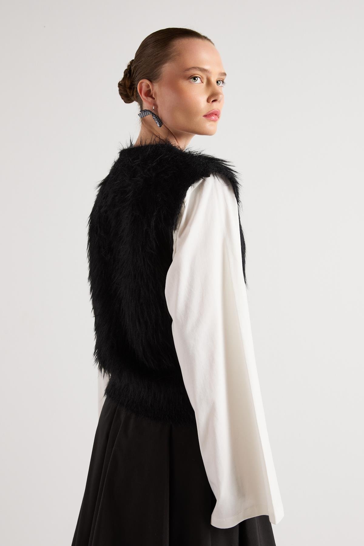 Kadın Siyah Peluş Triko Yelek 92