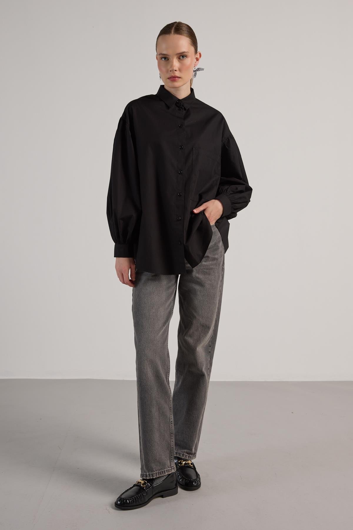 Kadın Siyah Pileli Cep Detaylı Oversize Gömlek 30062