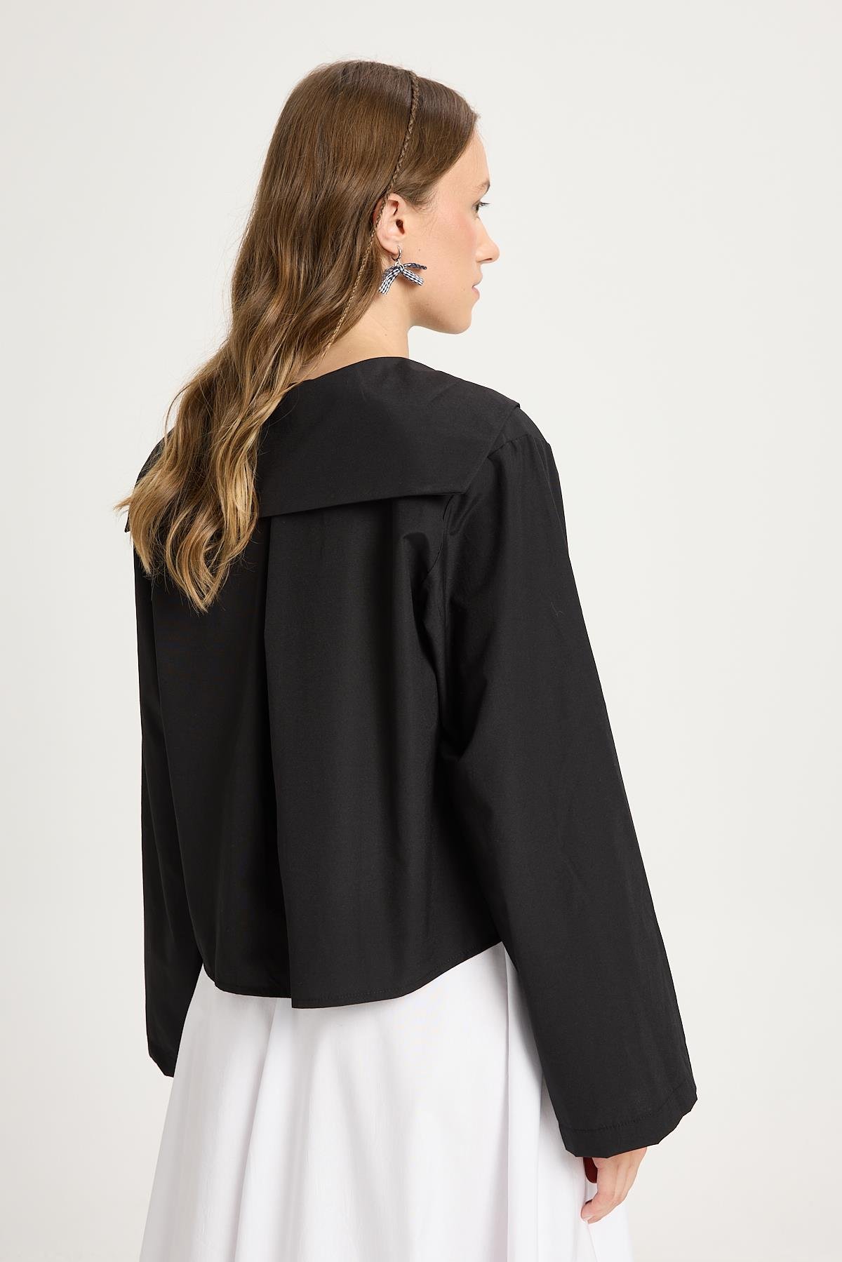 Kadın Siyah Poplin Kumaş Önden Bağlamalı Yaka Detaylı Bluz 30012