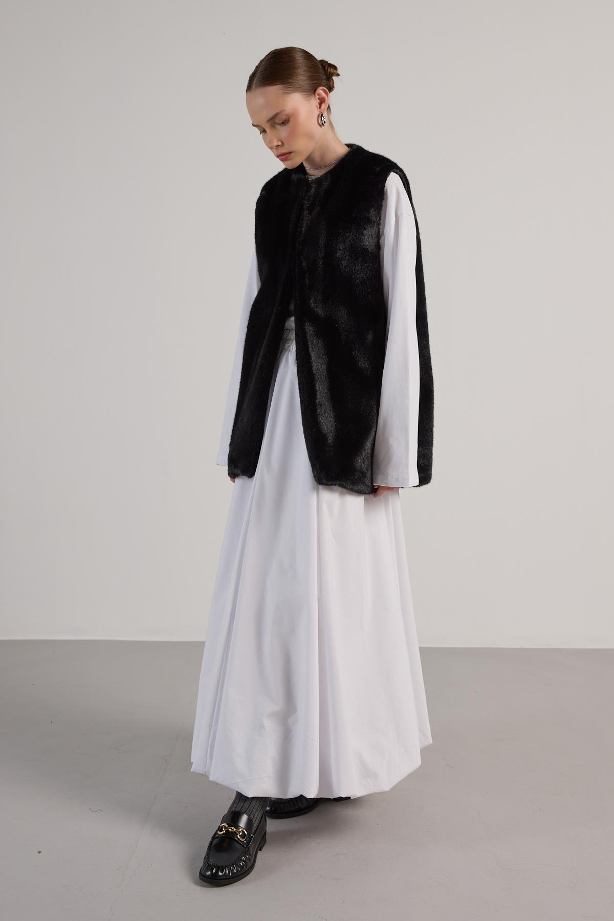 Kadın Siyah Uzun Astarlı Kürk Yelek 30072