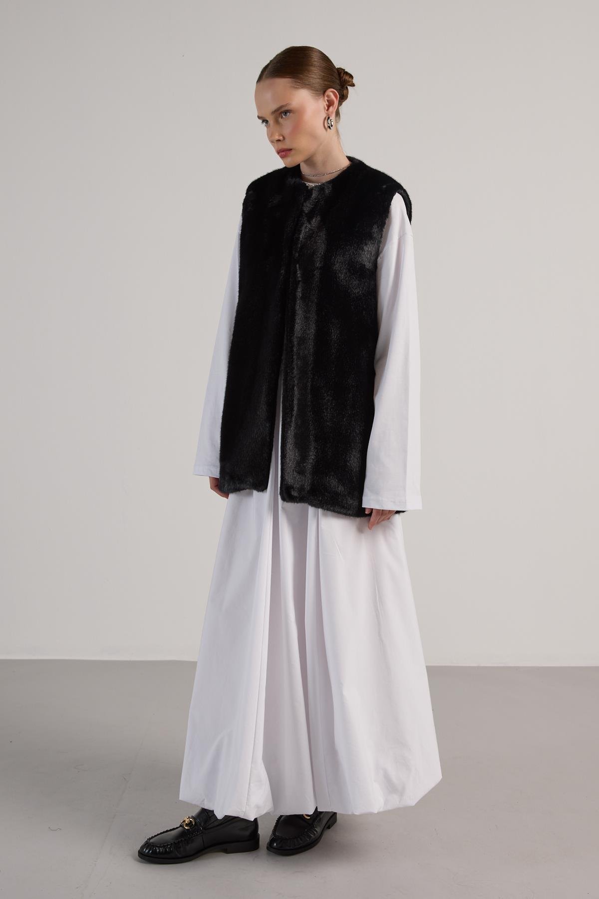 Kadın Siyah Uzun Astarlı Kürk Yelek 30072
