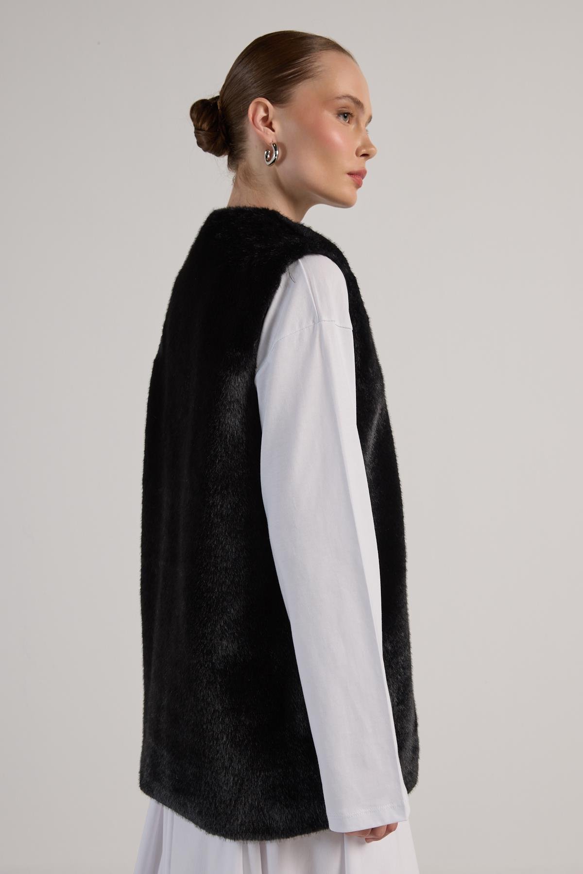Kadın Siyah Uzun Astarlı Kürk Yelek 30072