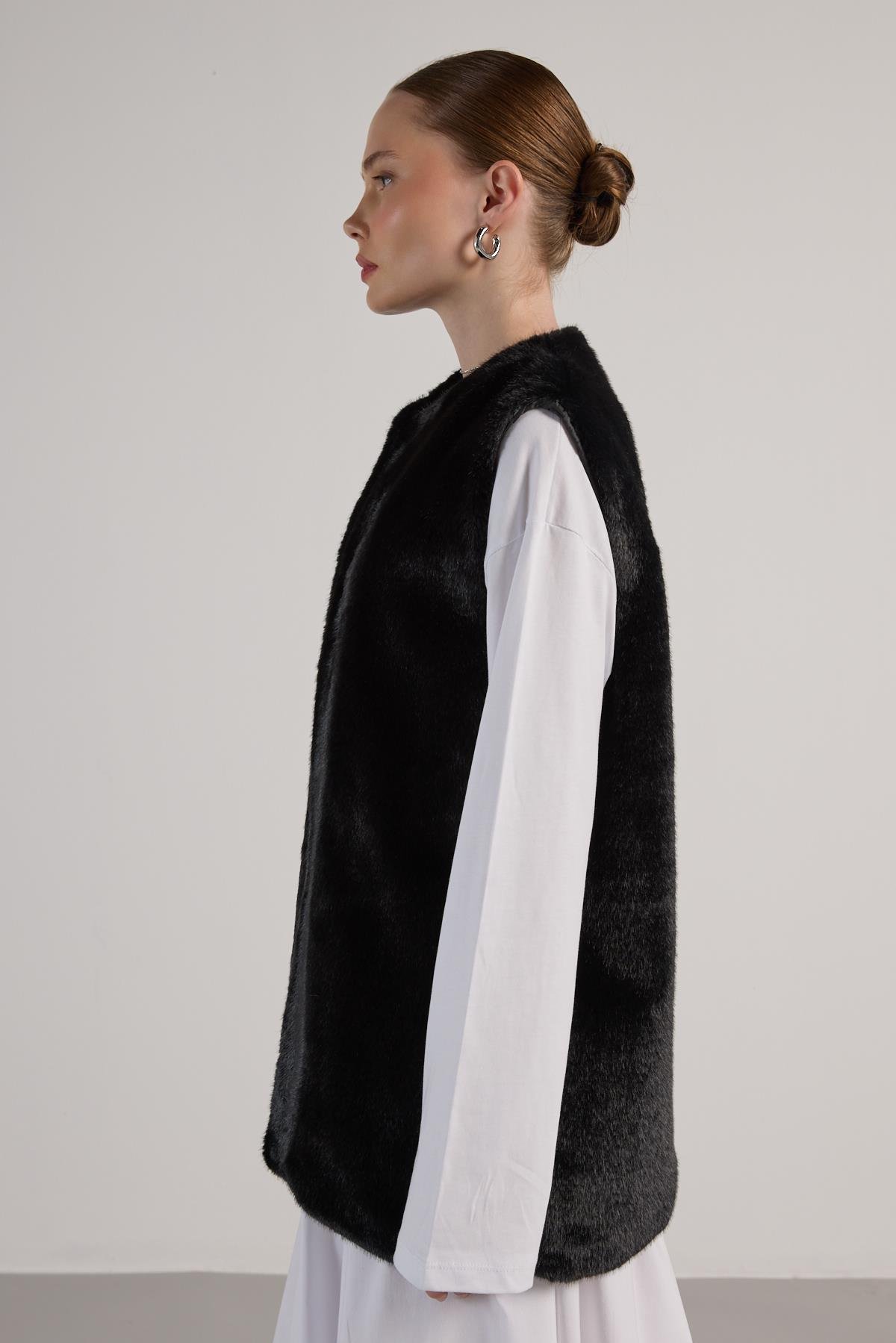 Kadın Siyah Uzun Astarlı Kürk Yelek 30072