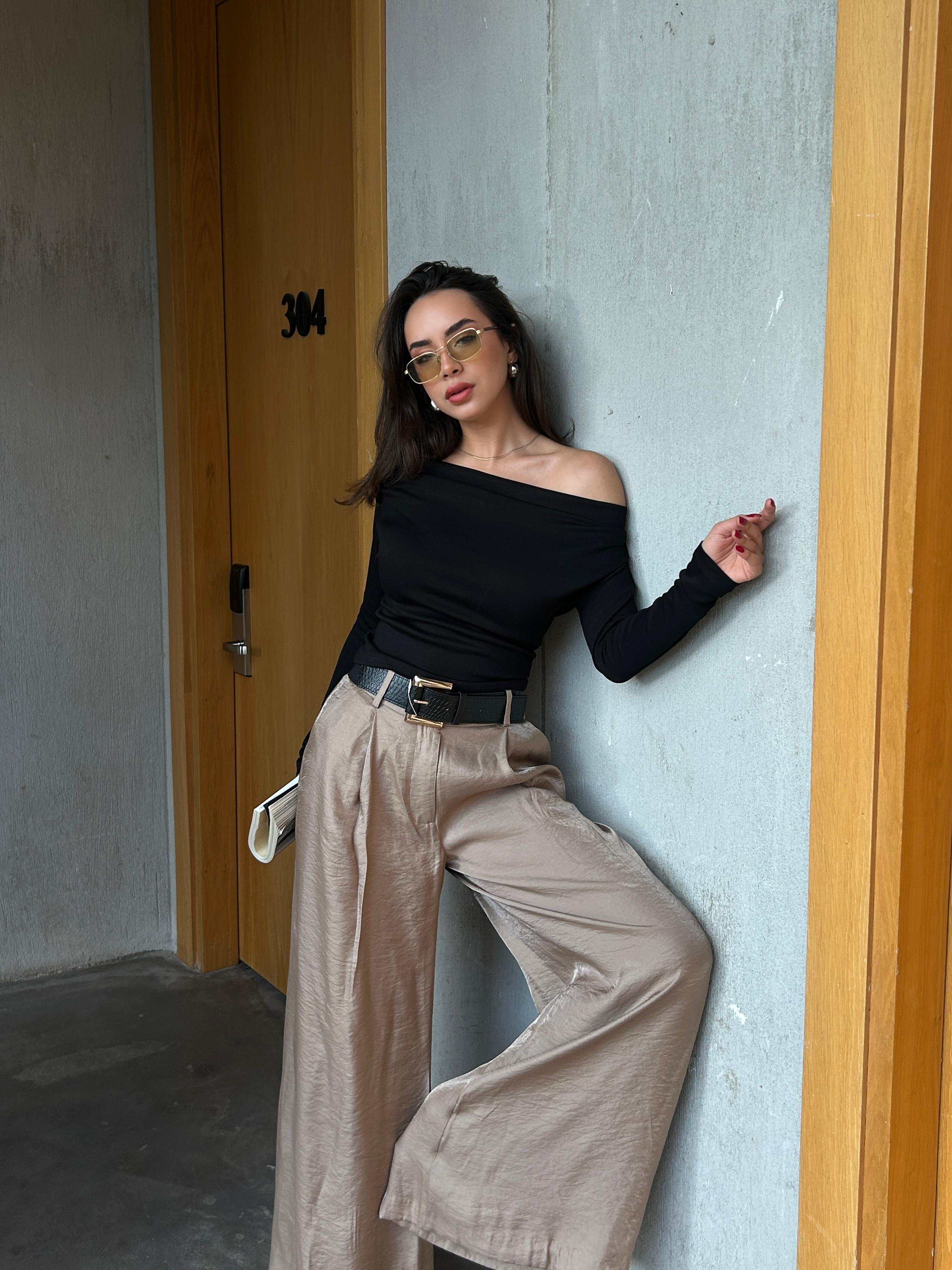 Kadın Siyah Uzun Kollu Düşük Omuz Bluz 30079