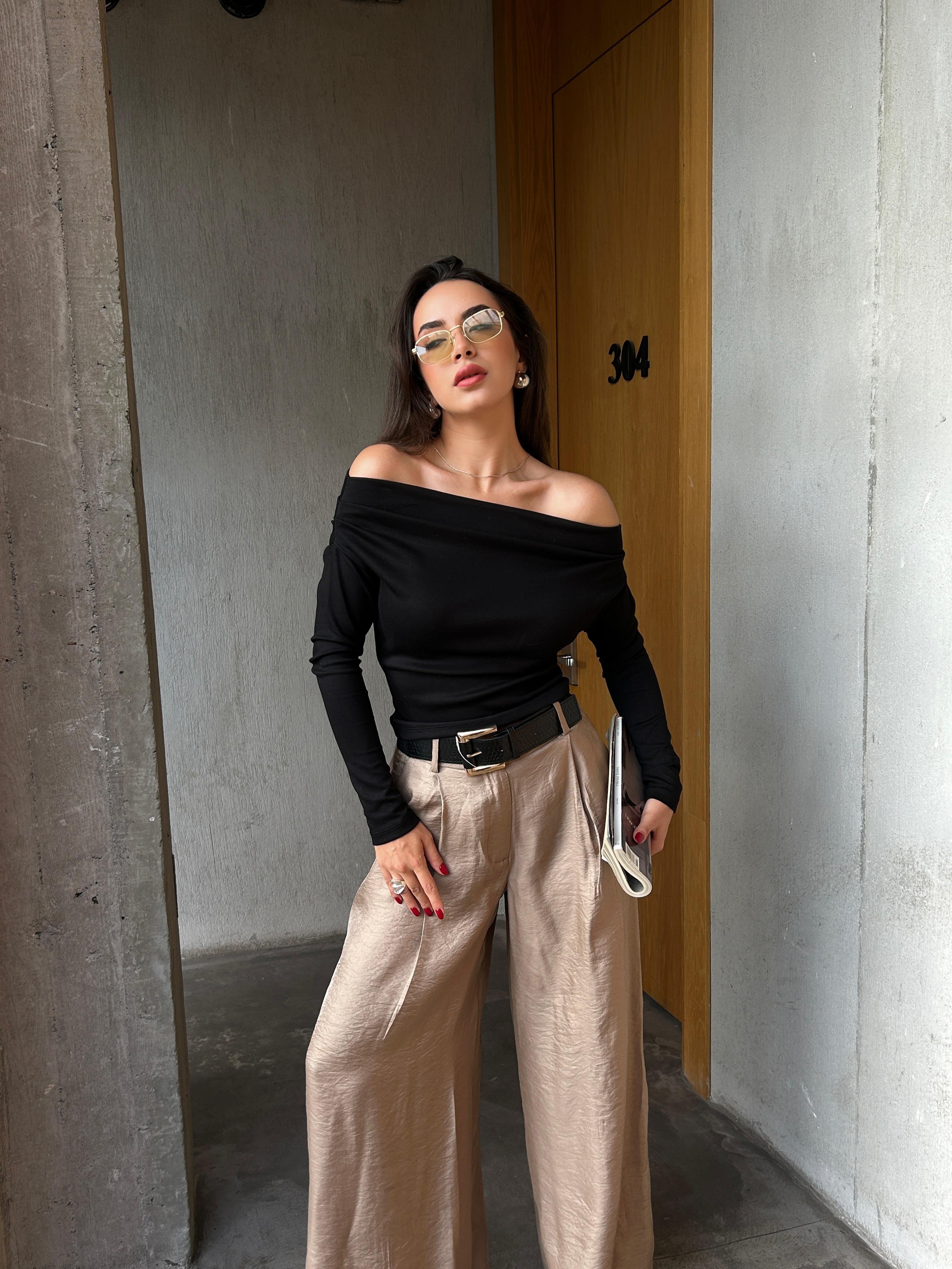 Kadın Siyah Uzun Kollu Düşük Omuz Bluz 30079