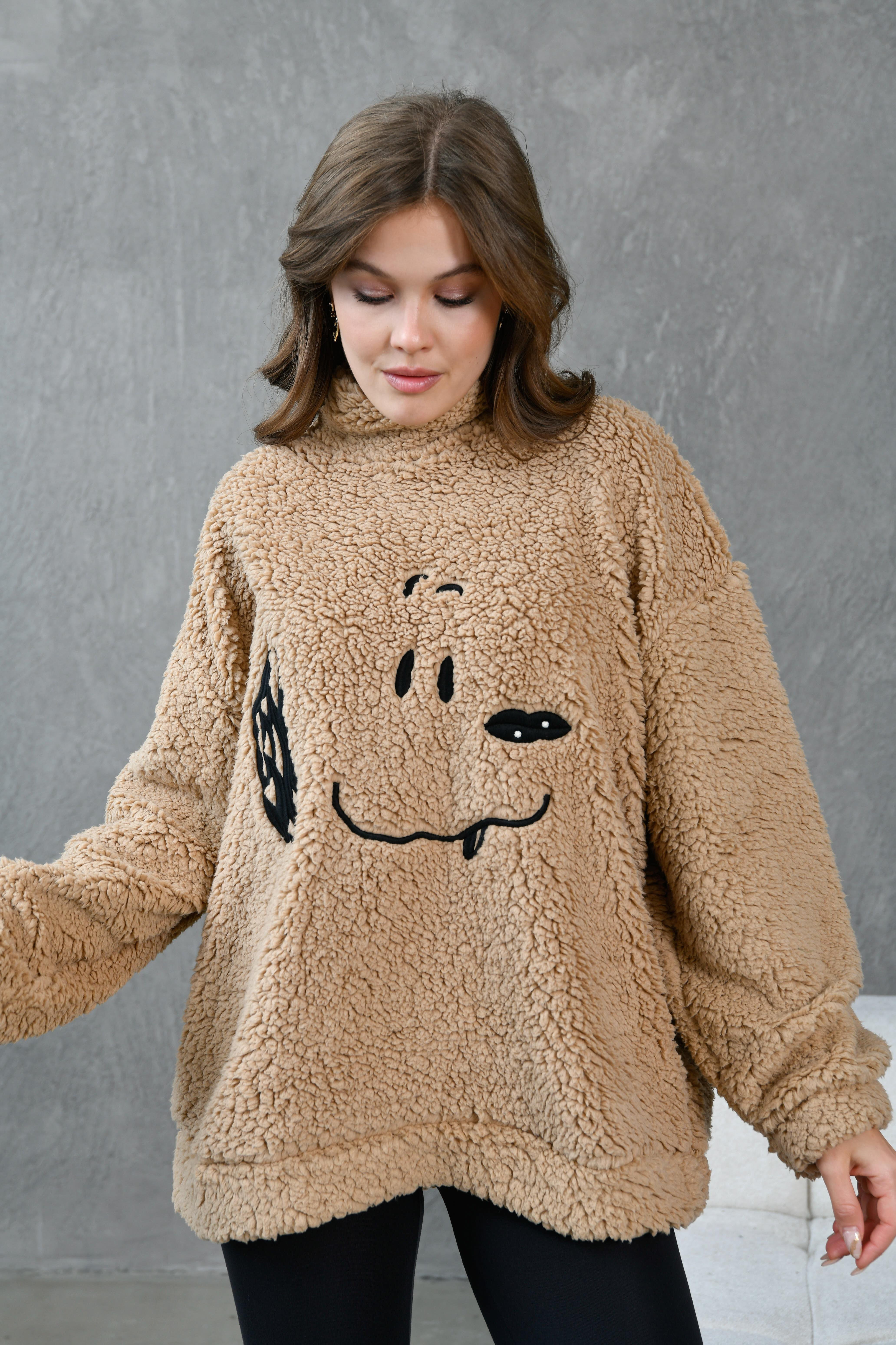 Kadın Vizon Yarım Balıkçı Oversize Nakışlı Pelüş Sweatshirt 28328
