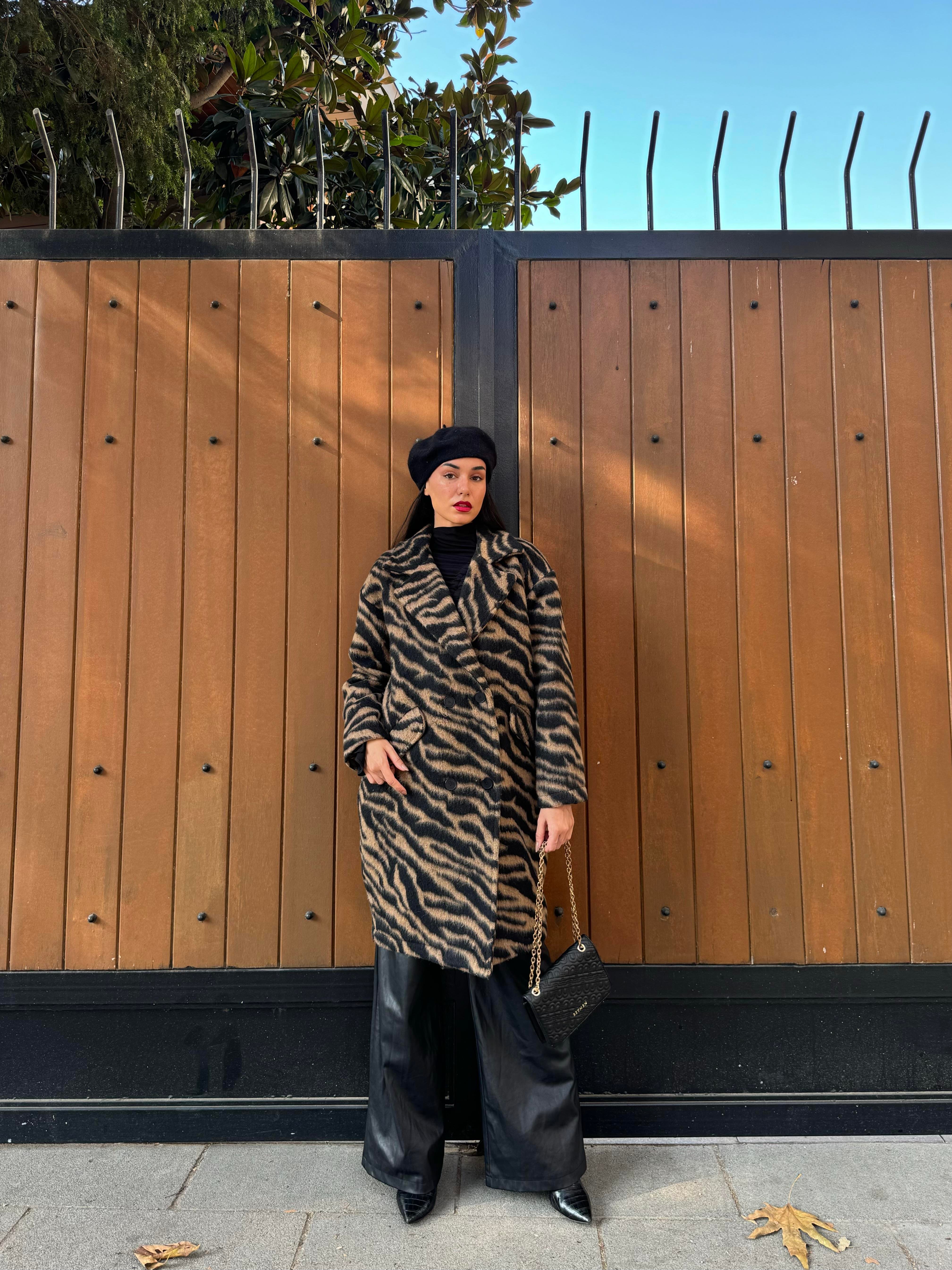 Kadın Zebra Desenli Şardonlu Astarlı Kaşe Kaban 26207