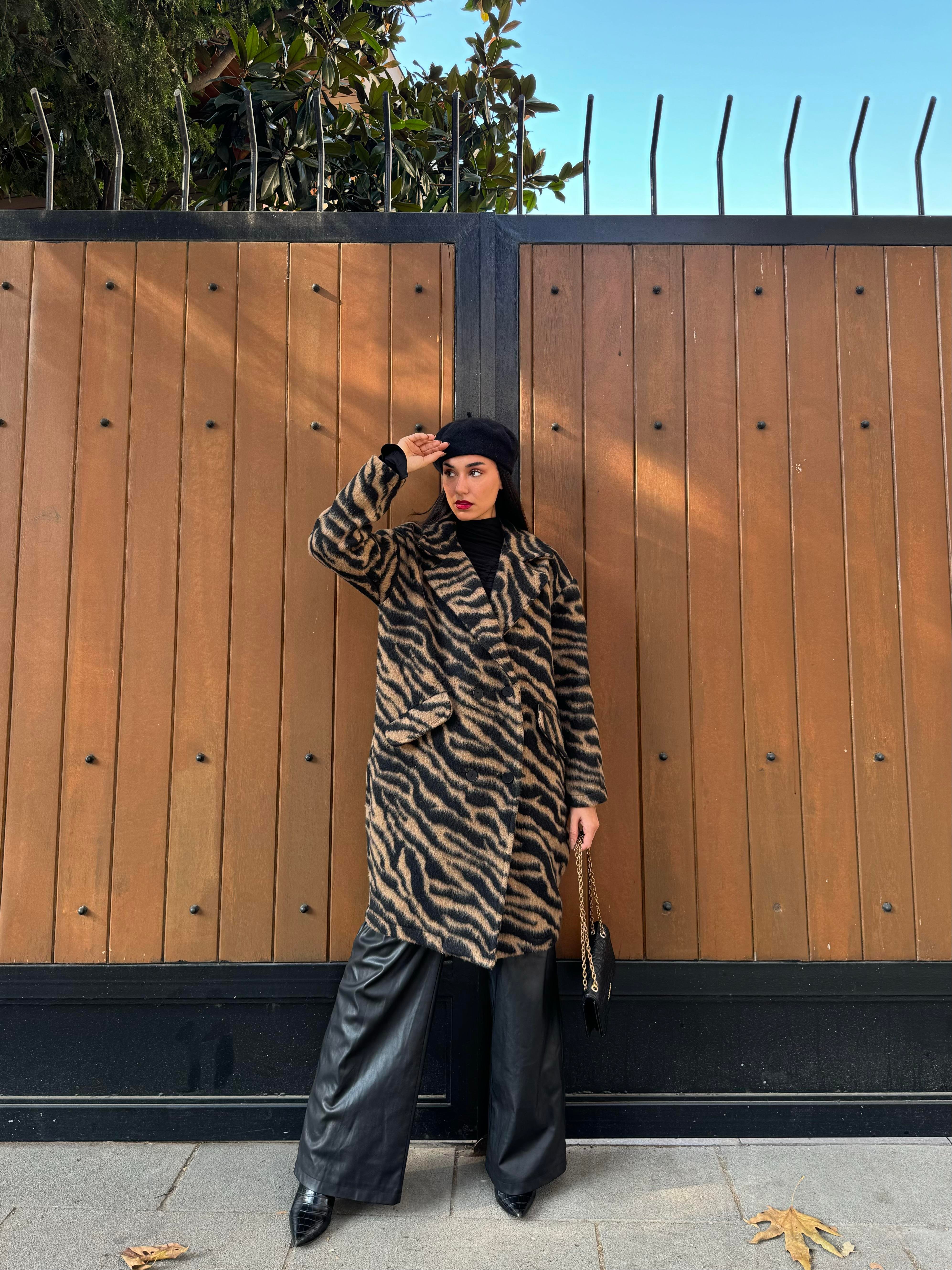 Kadın Zebra Desenli Şardonlu Astarlı Kaşe Kaban 26207