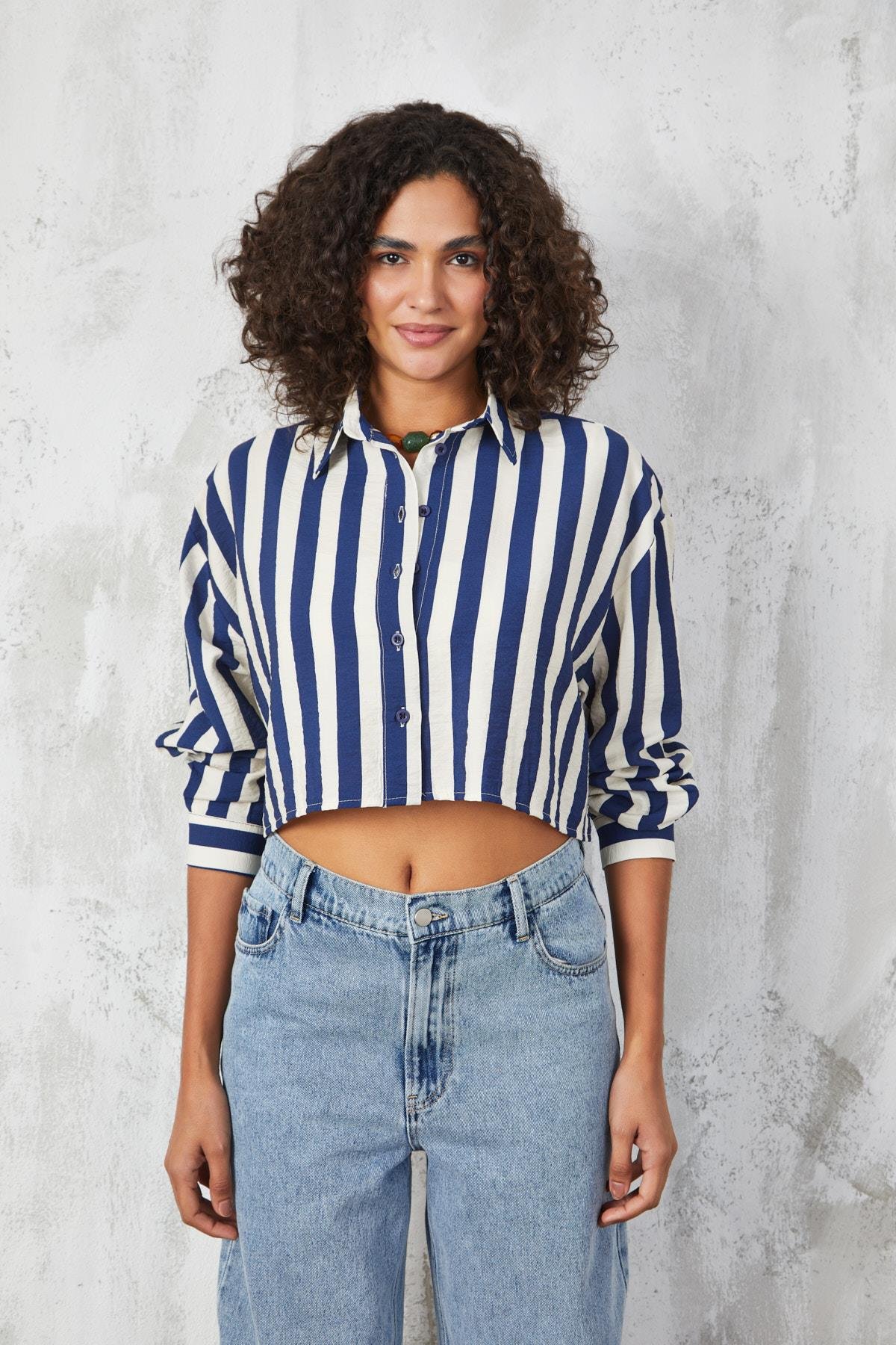 Lacivert Modal Kumaş Çizgili Crop Gömlek 27272