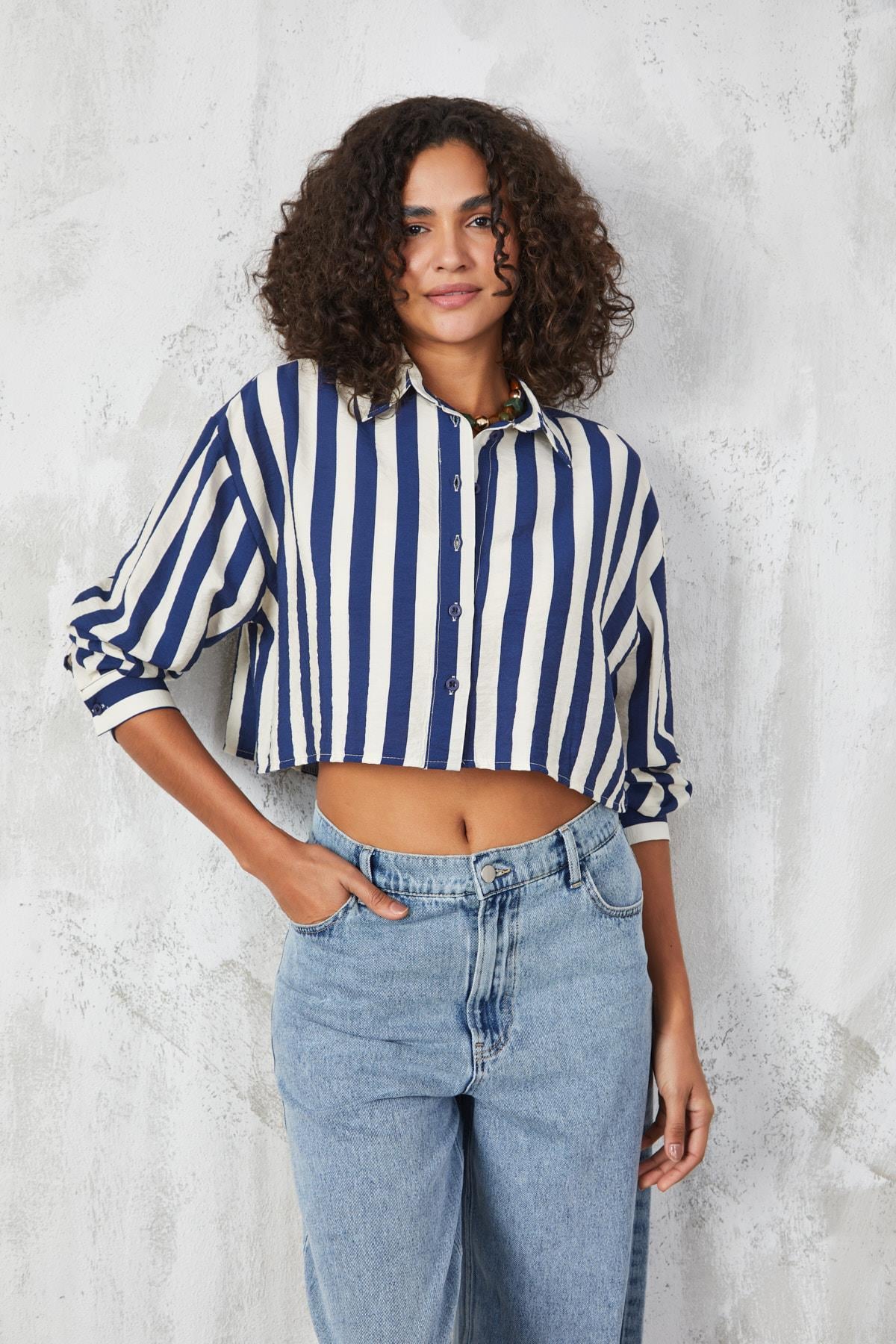 Lacivert Modal Kumaş Çizgili Crop Gömlek 27272