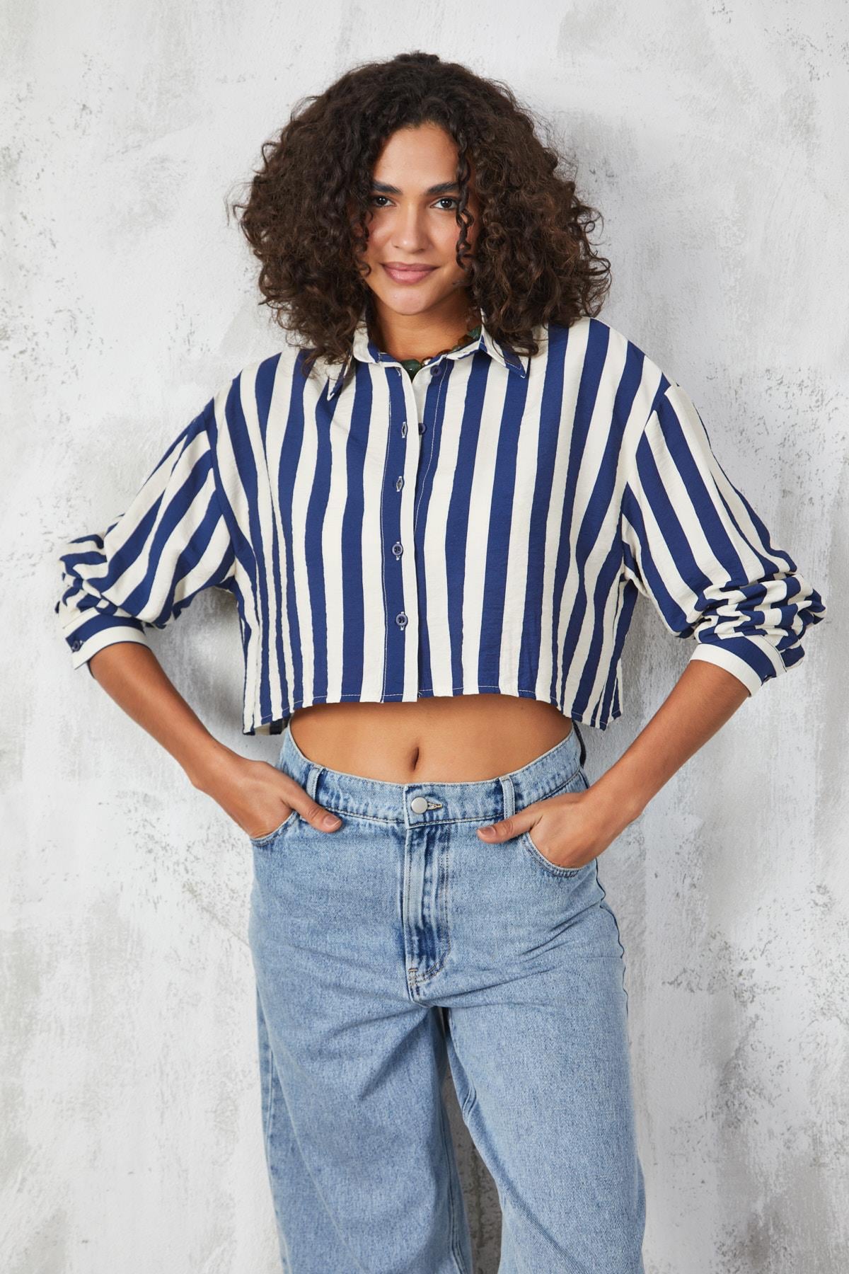 Lacivert Modal Kumaş Çizgili Crop Gömlek 27272