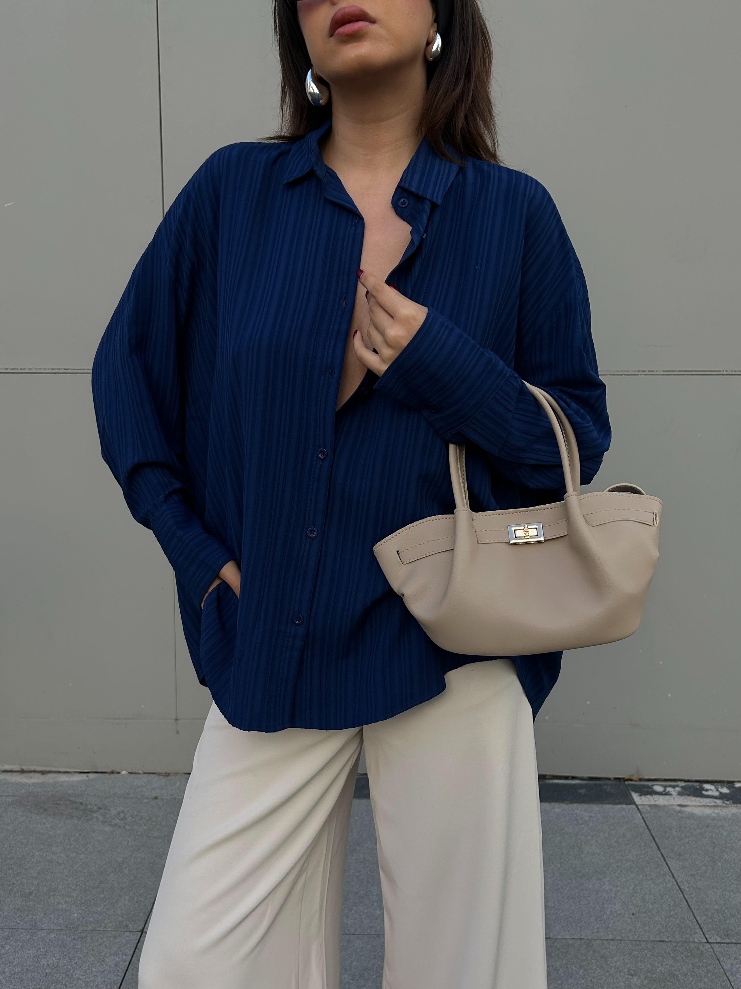 Lacivert Oversize Geniş Manşetli Kadın Gömlek 27384