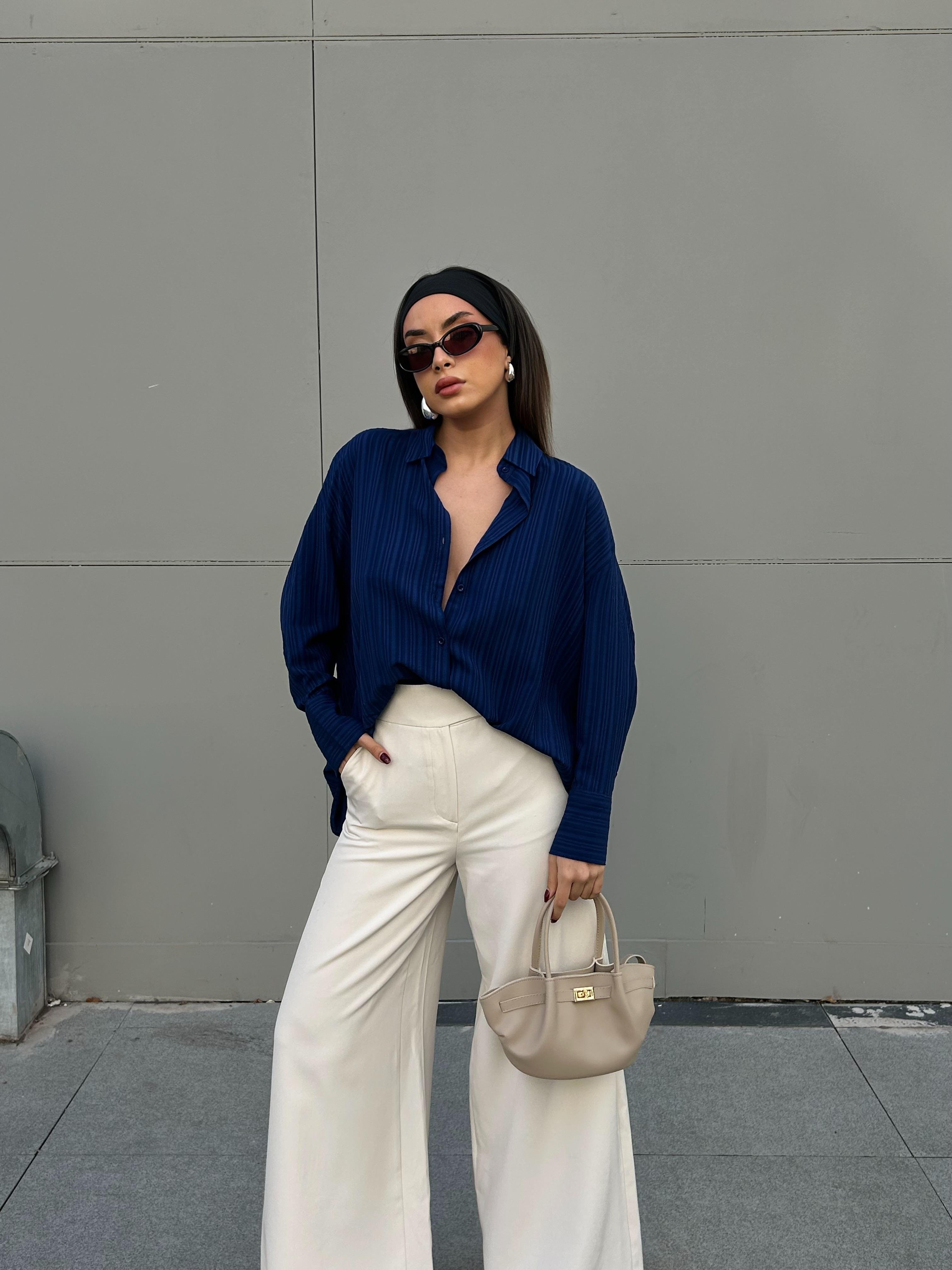 Lacivert Oversize Geniş Manşetli Kadın Gömlek 27384